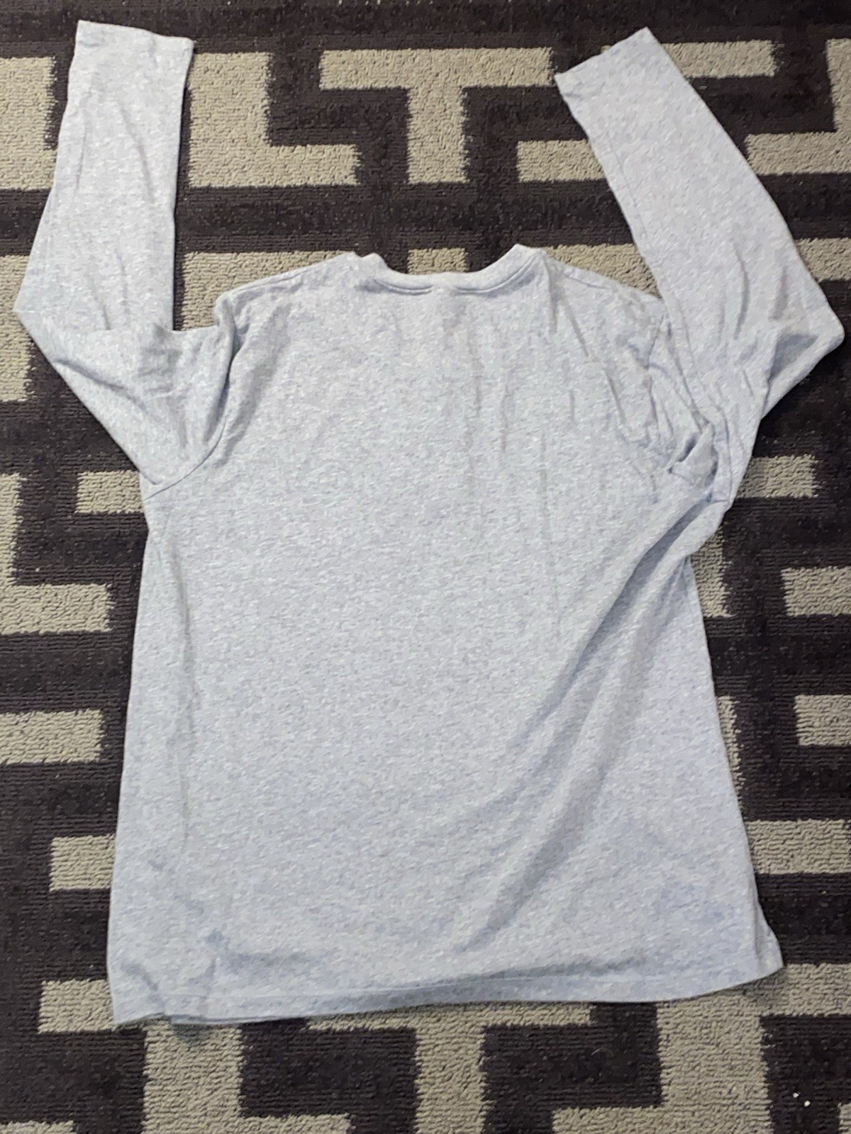 Eddie Bauer Men's Gray Solid Long Sleeve Henley Button T-Shirt Size L Regular gallery