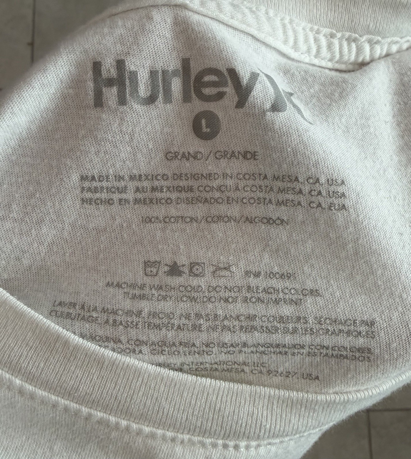 Hurley Men's Size Large White Short Sleeve T-Shirt With Square Hurley Logo gallery