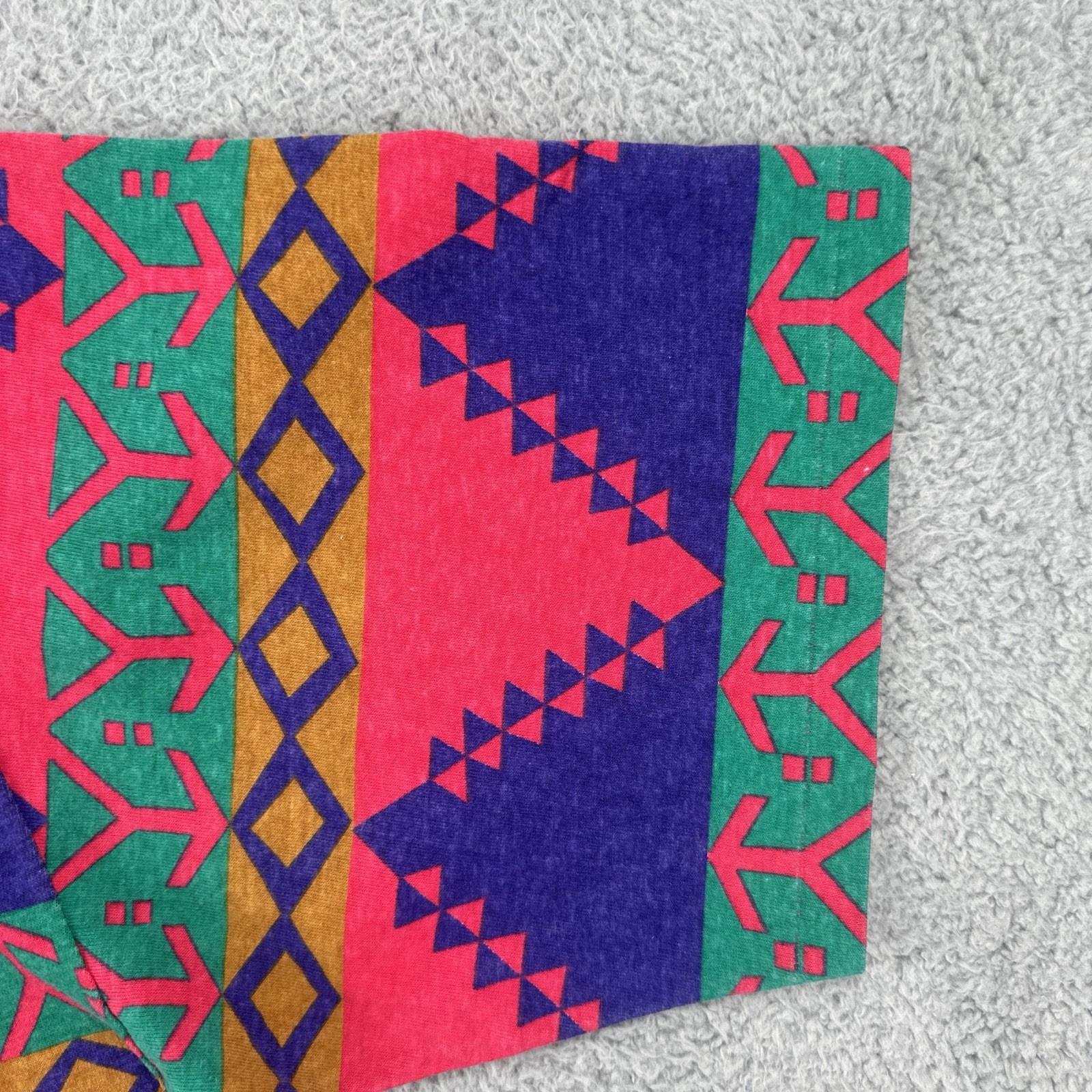 Vtg Fast 90s Boxy Adult L- XL T Shirt Southwestern Design AOP Colorful Hip Hop gallery