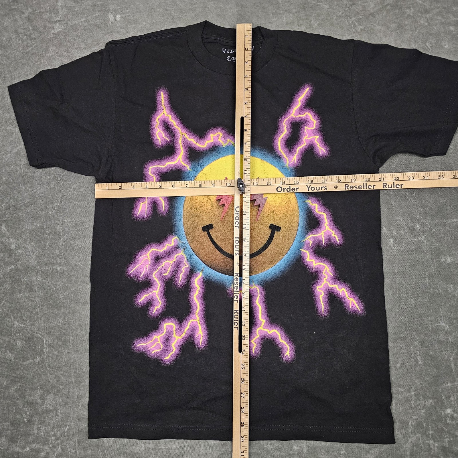 J Balvin Jose Tour Shirt Mens Large 2022 Concert Smiley Lightning Graphic Tee gallery