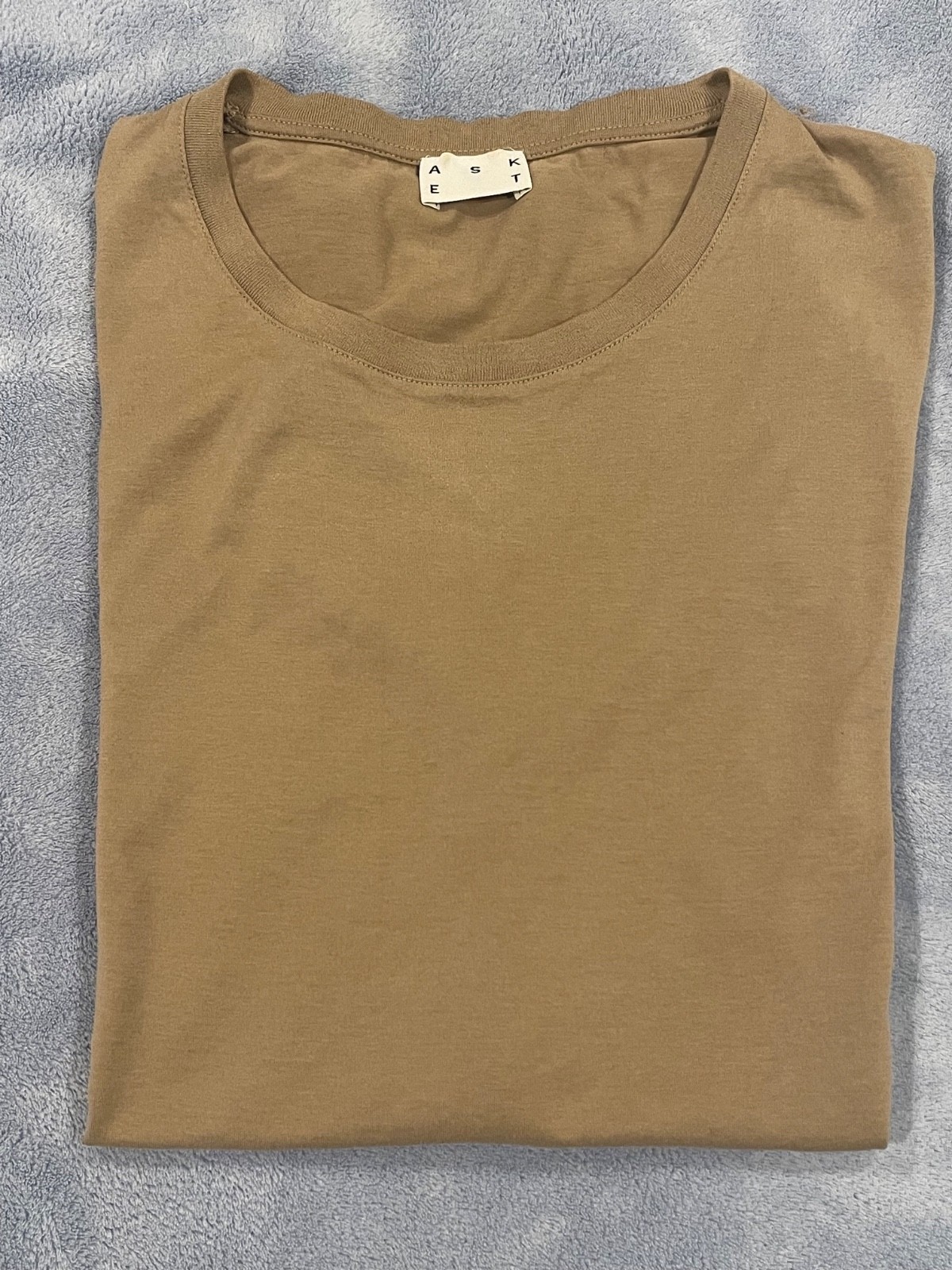 ASKET Lightweight T-Shirt Men’s Medium Taupe – SUPIMA Cotton – Excellent Conditi gallery