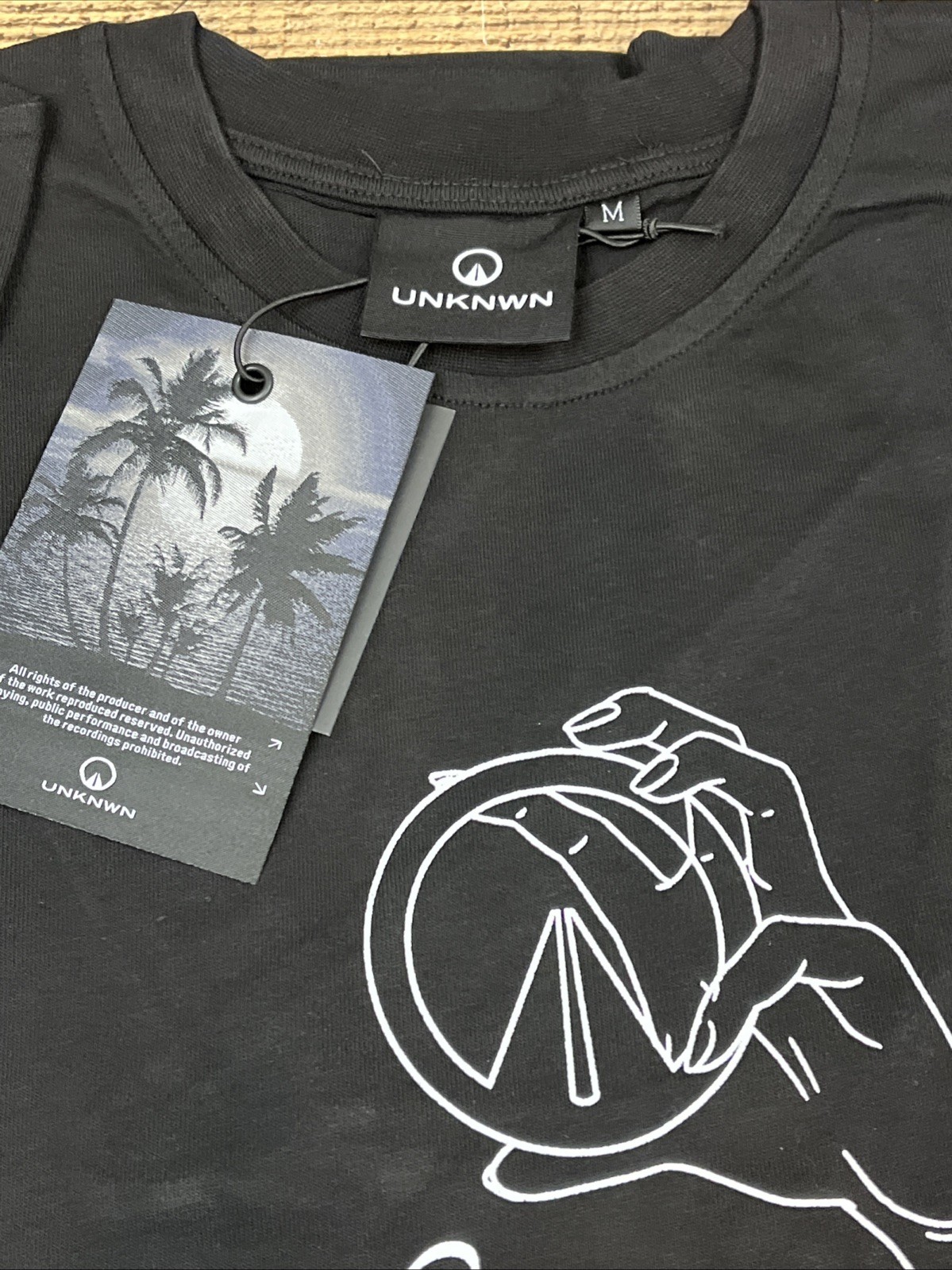 Unknwn T-Shirt Black Short Sleeve Size Medium ￼ gallery