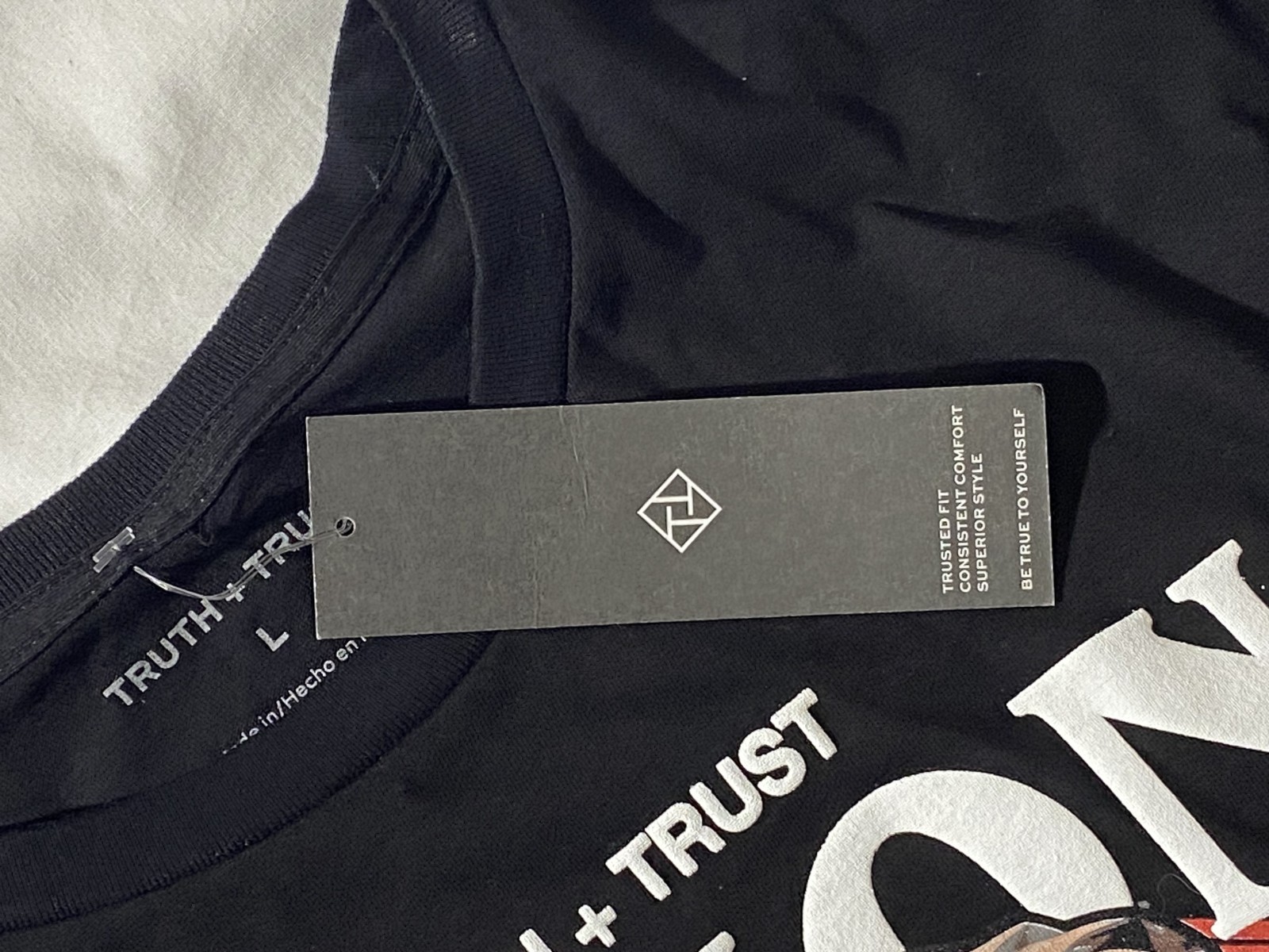 Truth + Trust Graphic Tee Shirt Medium VISION "Be True To Yourself - Size = Med. gallery