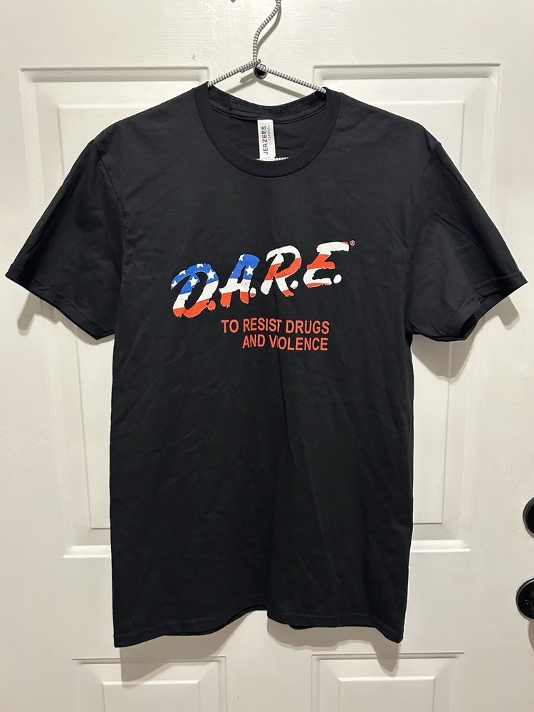 D.A.R.E. Men’s T-Shirt Size Small Black American Flag Graphic Print Short Sleeve