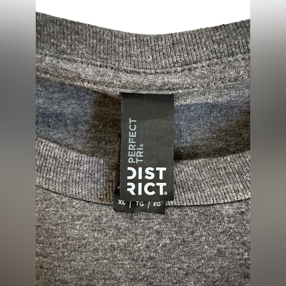 District Perfect Tri Long Sleeve "Rest Day" Graphic Tee Gray XL gallery