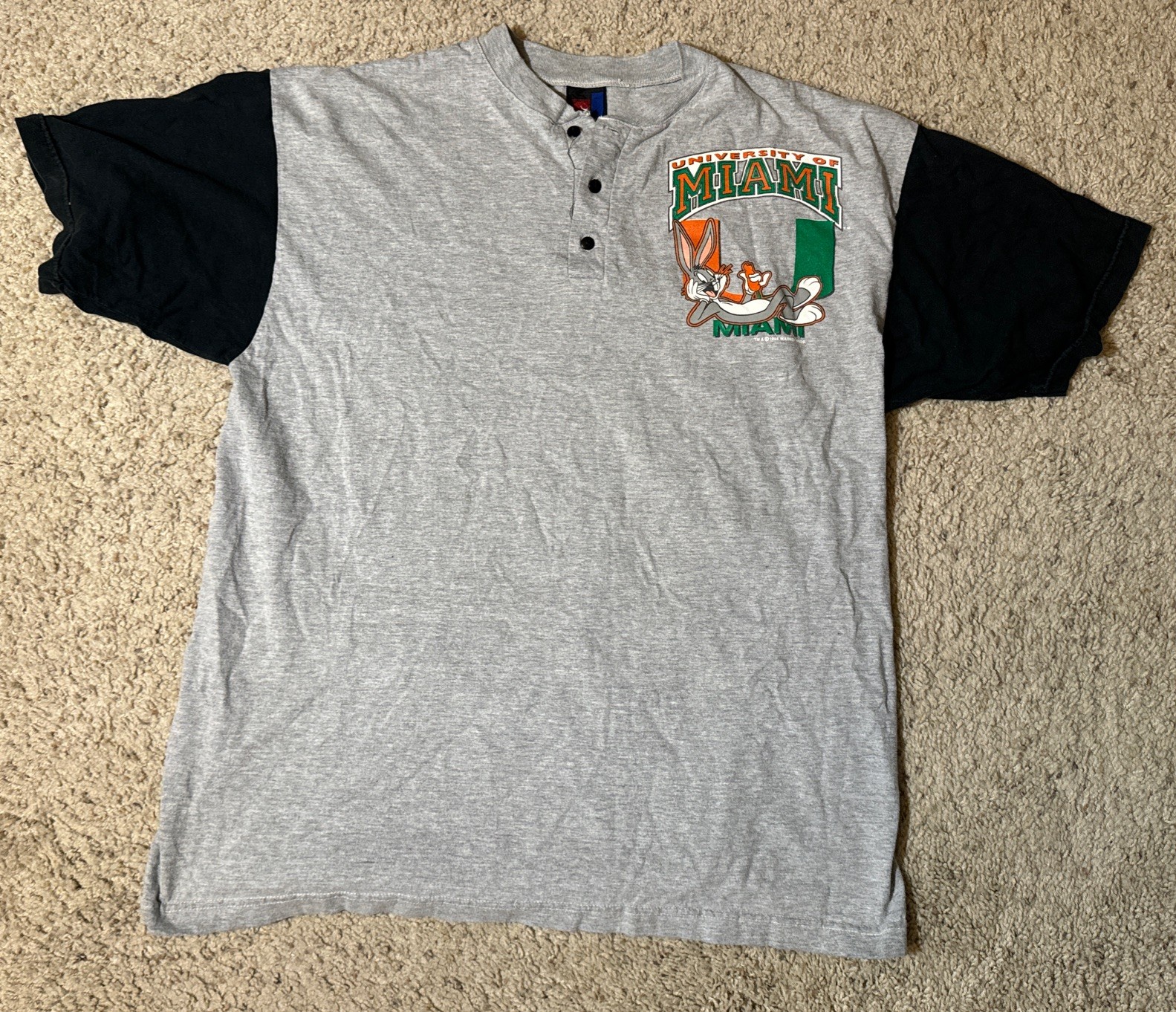 VINTAGE 1994 University of Miami Hurricanes School T Shirt Bugs Bunny Size XL gallery