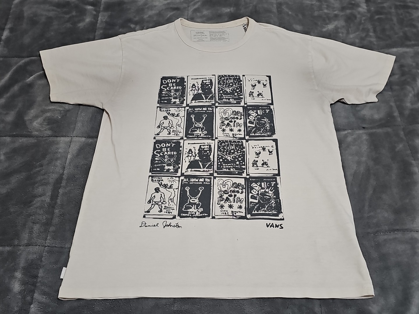 Vans x Daniel Johnston Hi How Are You Outsider Music Art Beige Shirt SZ Medium gallery