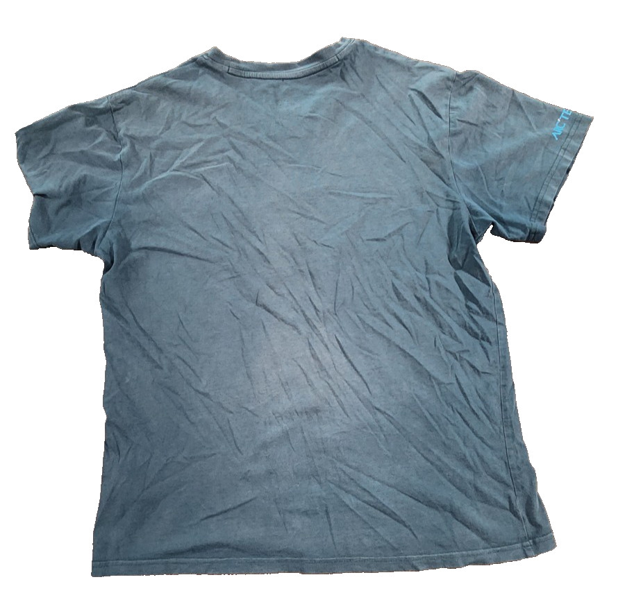 Arc’teryx T‑Shirt Men’s Size M Performance Outdoor Tee gallery