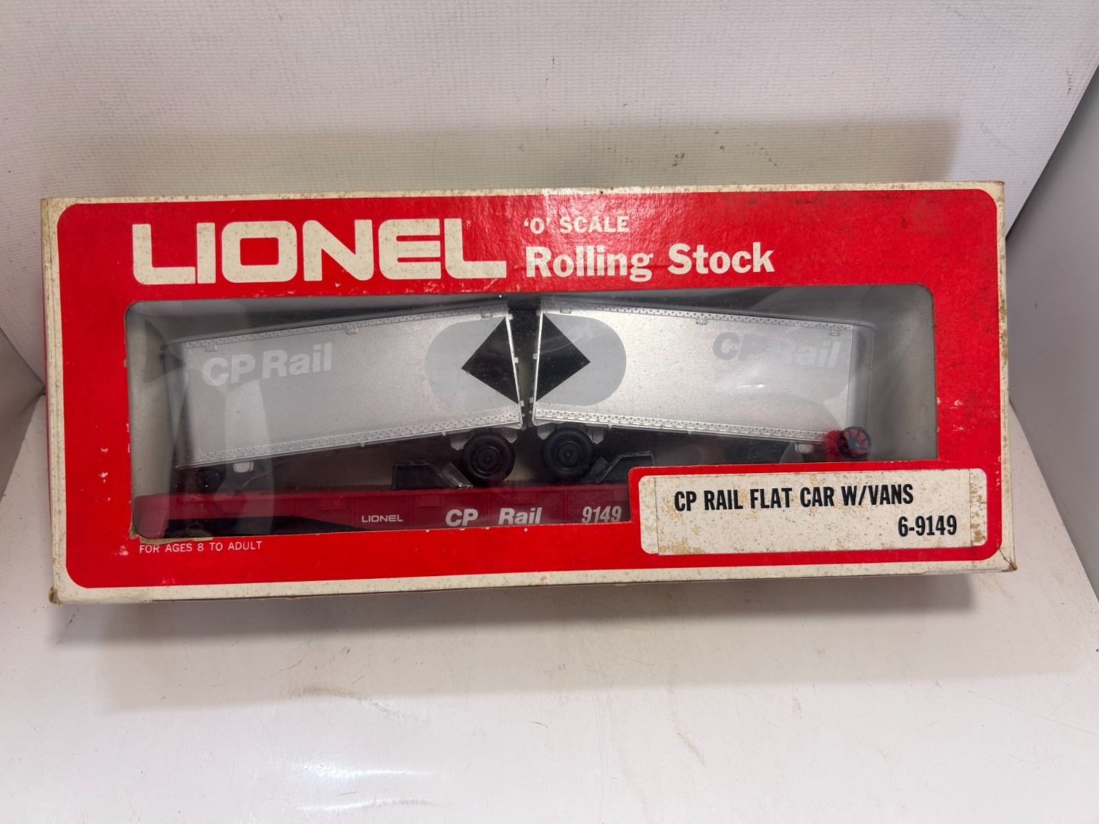 LIONEL O GAUGE CP RAIL FLAT CAR WITH VANS 6-9149
