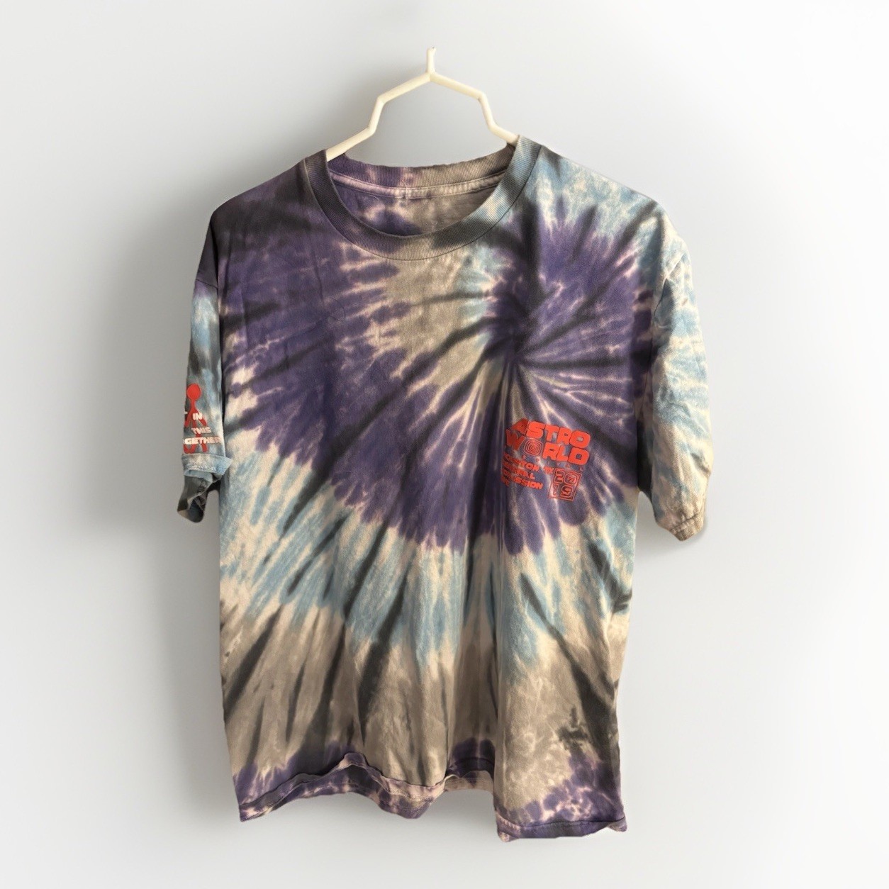 Travis Scott Astroworld Festival 2019 Official Souvenir T-Shirt Tie Dye Size XXL gallery