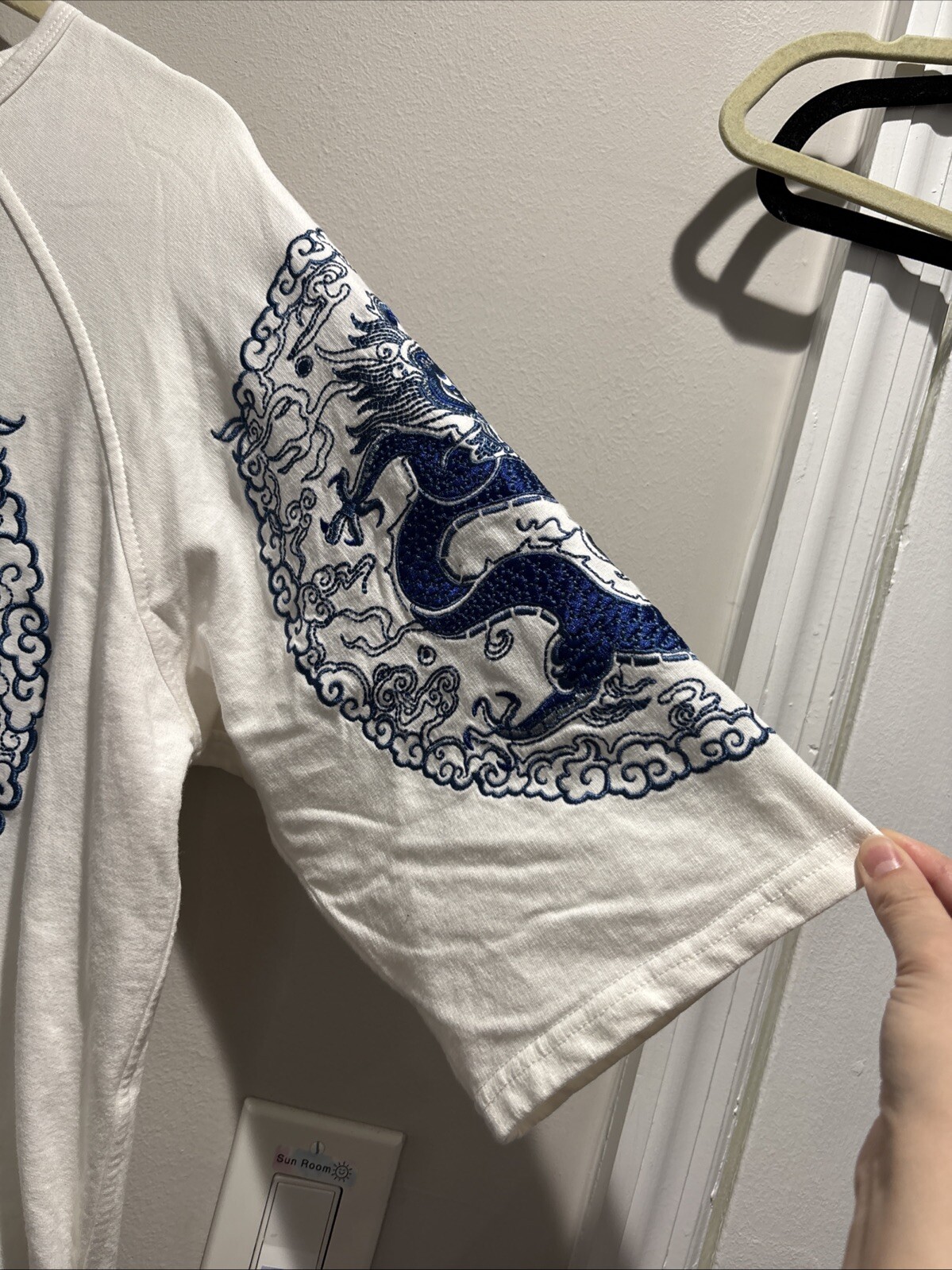 All Over Embroidered Dragon Chinese Short Sleeve Tee Size M Stunning Beautiful gallery
