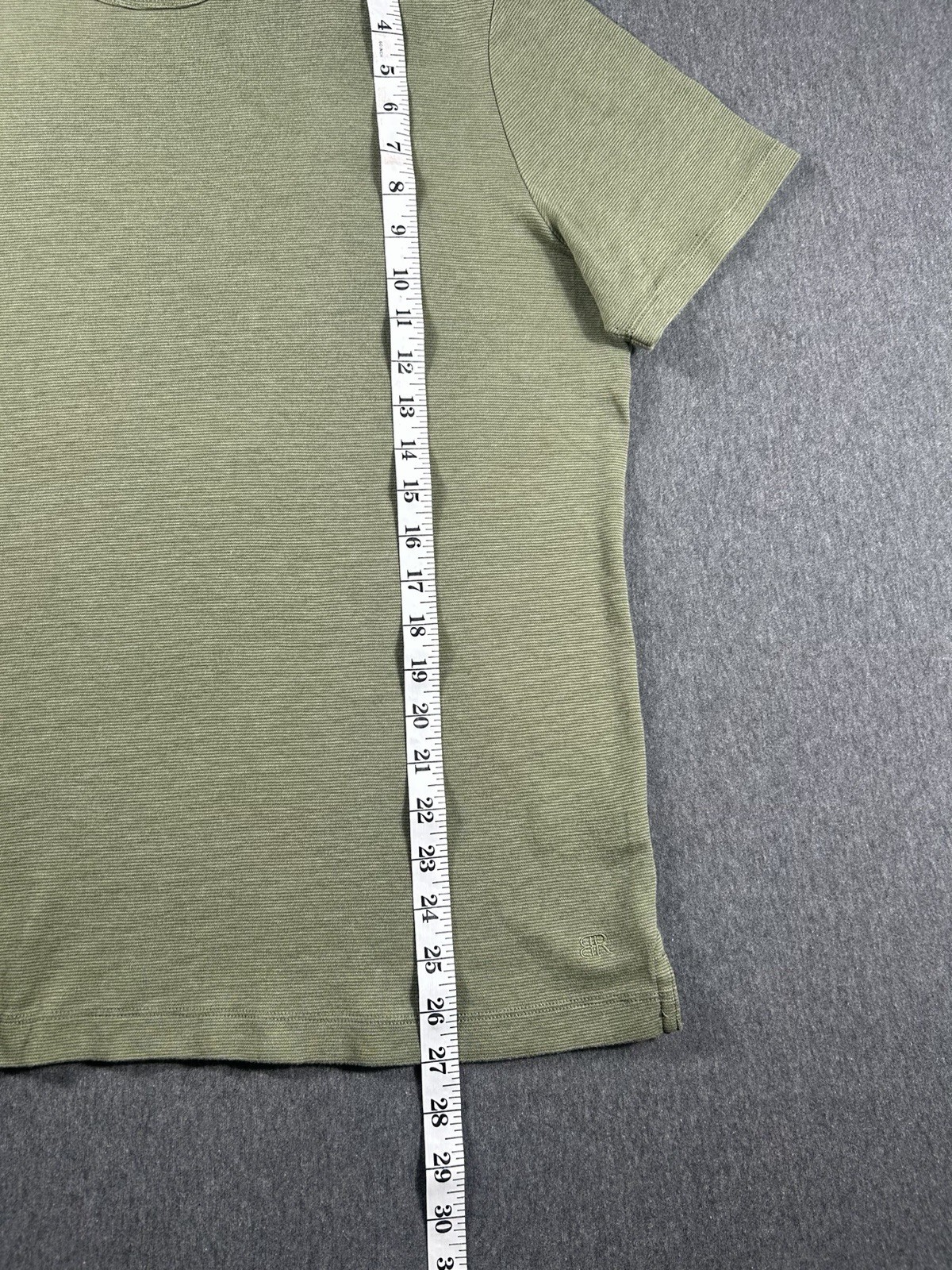 Banana Republic LuxeTouch Performance Tee inSage Green gallery