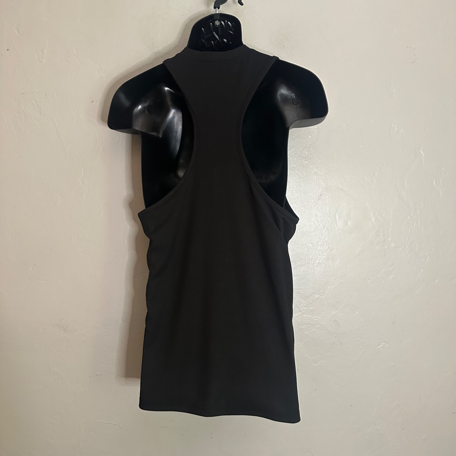 Ball Snap Neck Tank Top 19" armpit to armpit Gently worn Nylon/spandex ribbed gallery