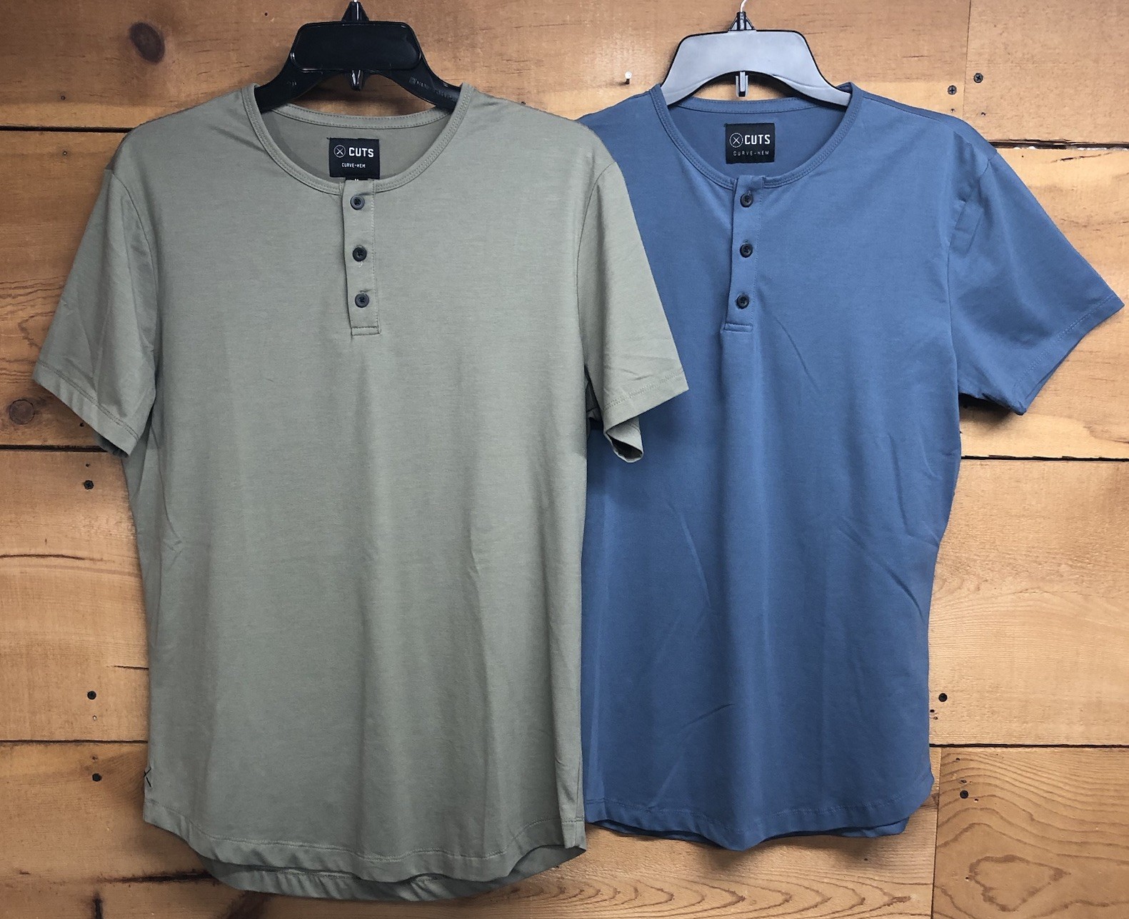 Cuts Curve Hem LOT OF 2 1/4 Button Crew Neck T-Shirt Mens Size Medium Stretch gallery