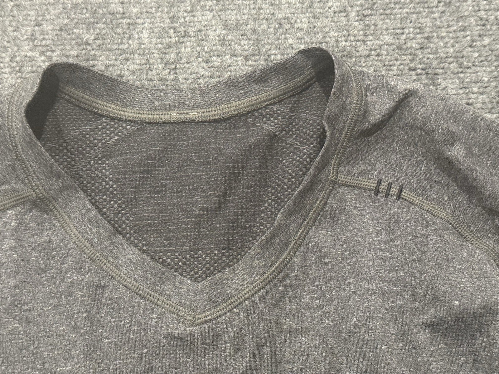 Lululemon Metal Vent Tech Mens T-Shirt Large Grey Athleisure Tee 125 gallery