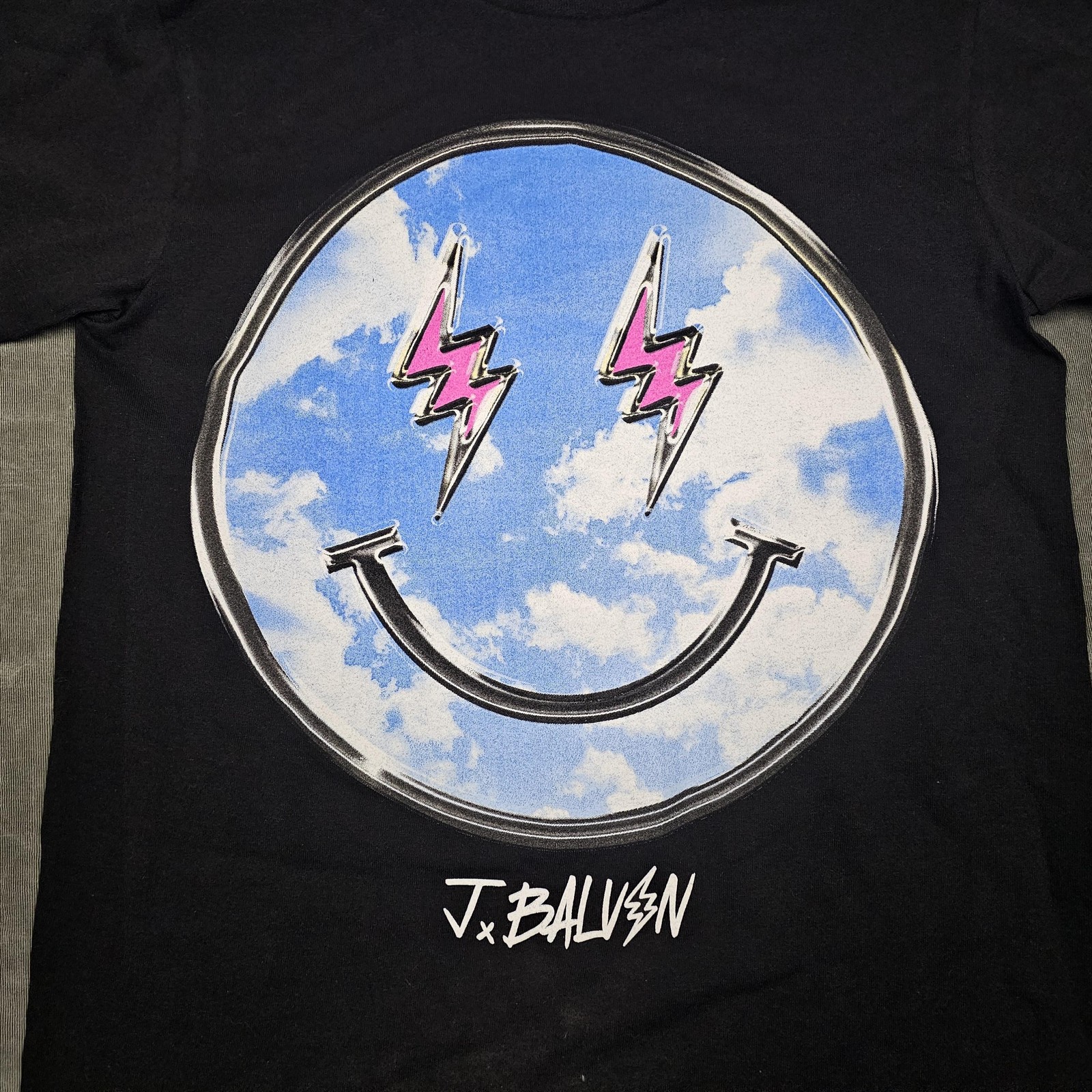 J Balvin Jose Tour Shirt Mens Small Black Lightning Smiley Face Concert Tee 2022 gallery