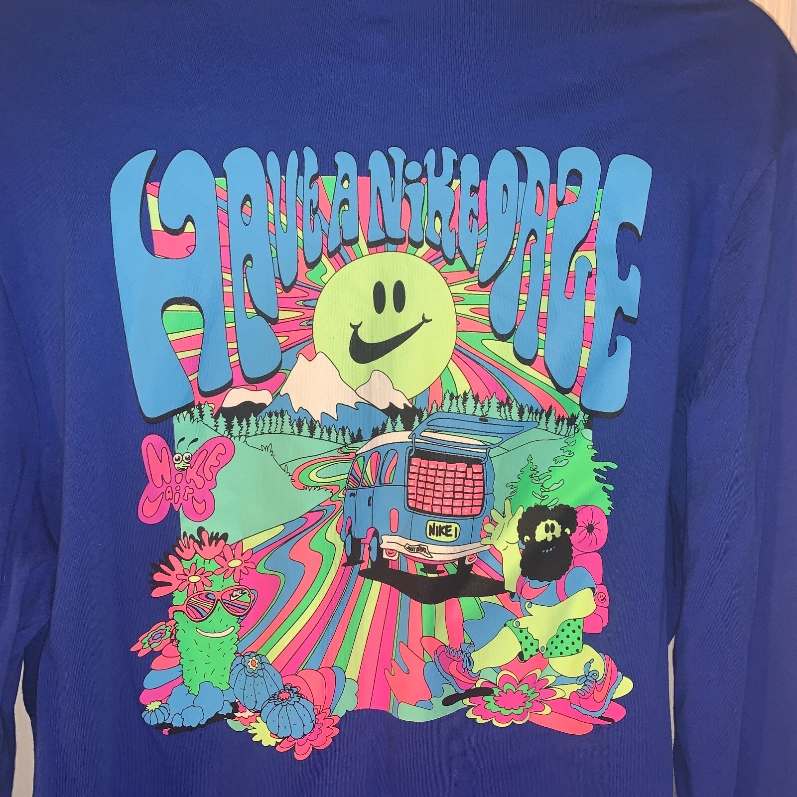 Nike Men's Have a Nike Daze Days Tee Shirt Size L 2021 Psychedelic 60s DM2259 gallery