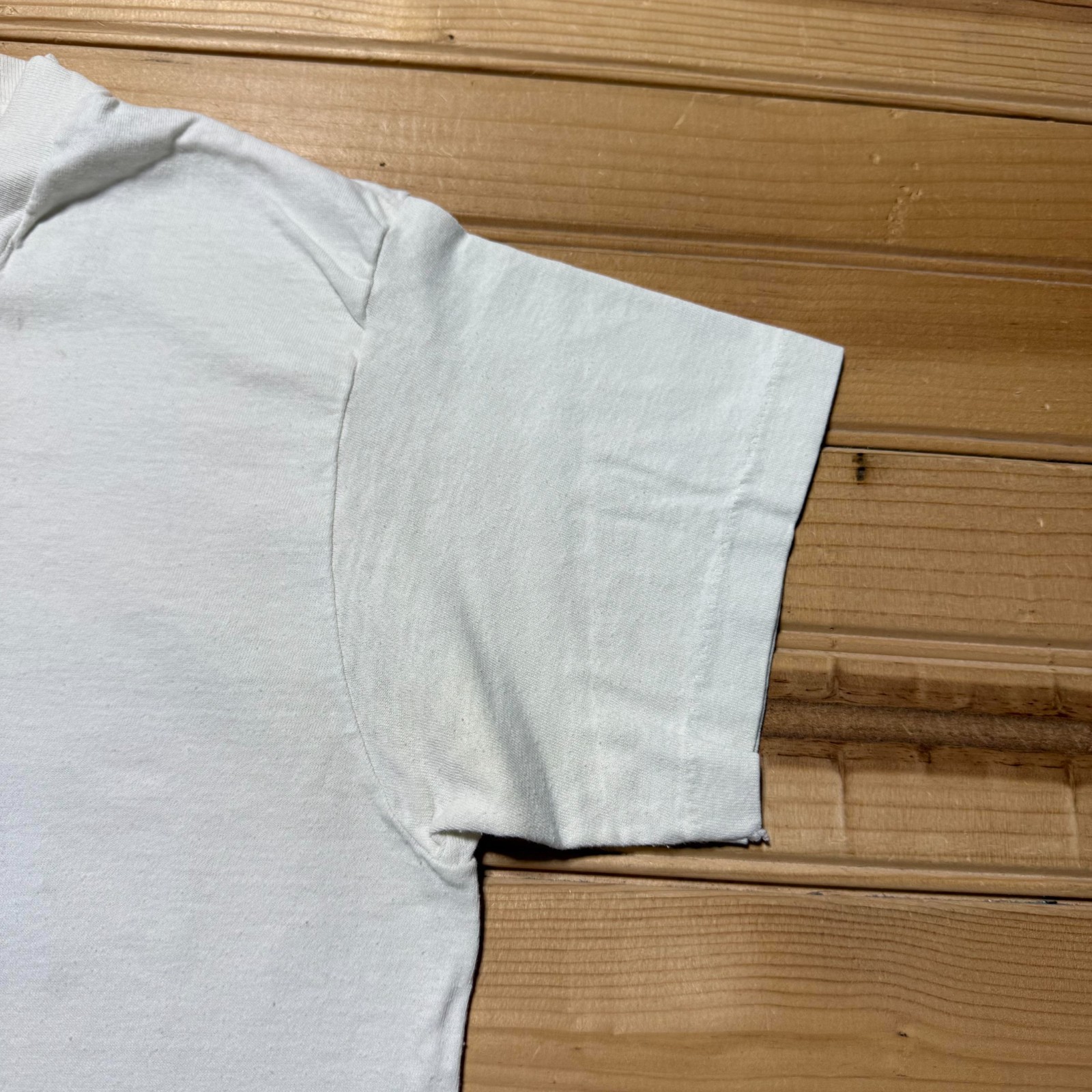 Vintage 70s Hanes Blank Minimalist Streetwear V-Neck Single Stitch T-Shirt Small gallery