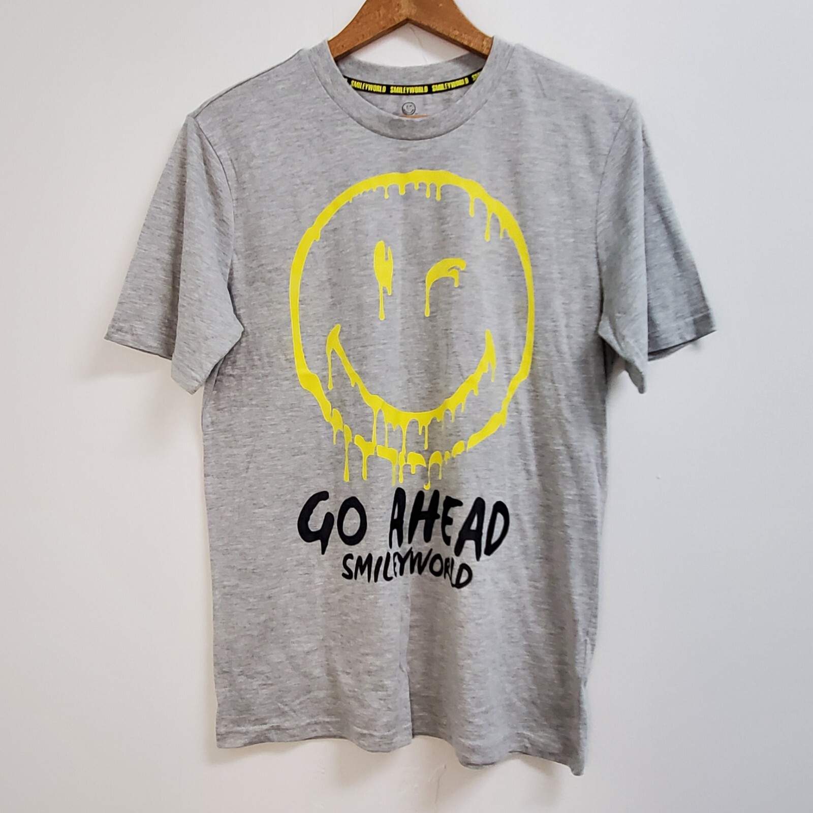 Smiley World Shirt Men Medium Grey Go Ahead Smile Graphic Tee gallery