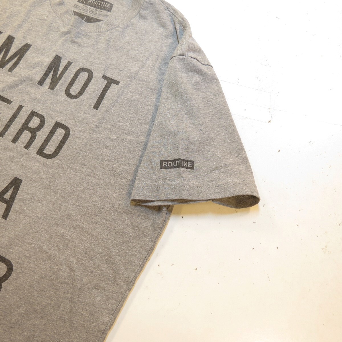 ROUTINE BASEBALL I'M NOT WEIRD I'M A PITCHER TEE T SHIRT Mens L Gray gallery