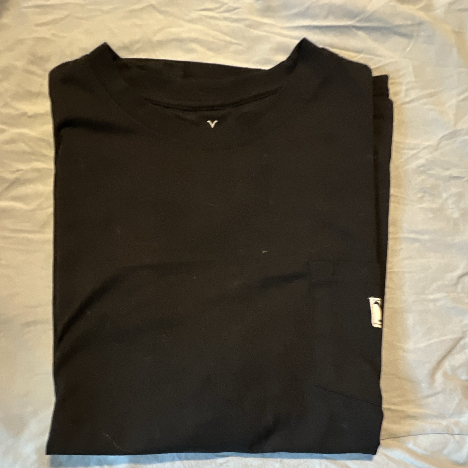 Yellowstone Men’s L Regular Black Solid Crew Neck Short Sleeve Logo T-Shirt