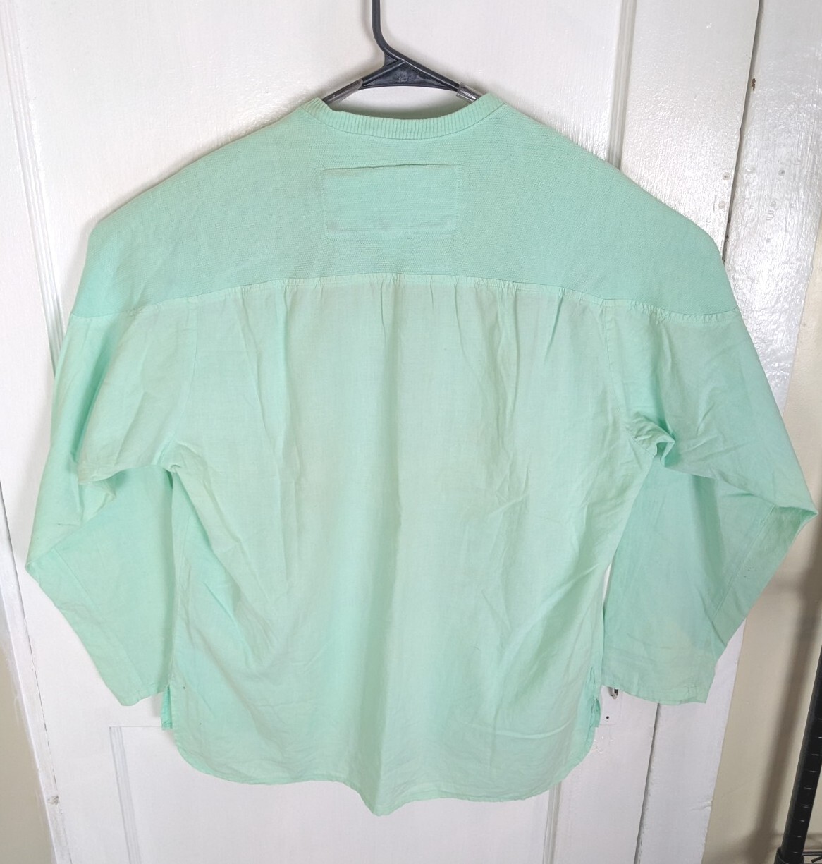 Vintage 90s Active Culture Mix Hip-Hop L/S Sm. (Fits Large) USA V-Neck Mint Grn gallery