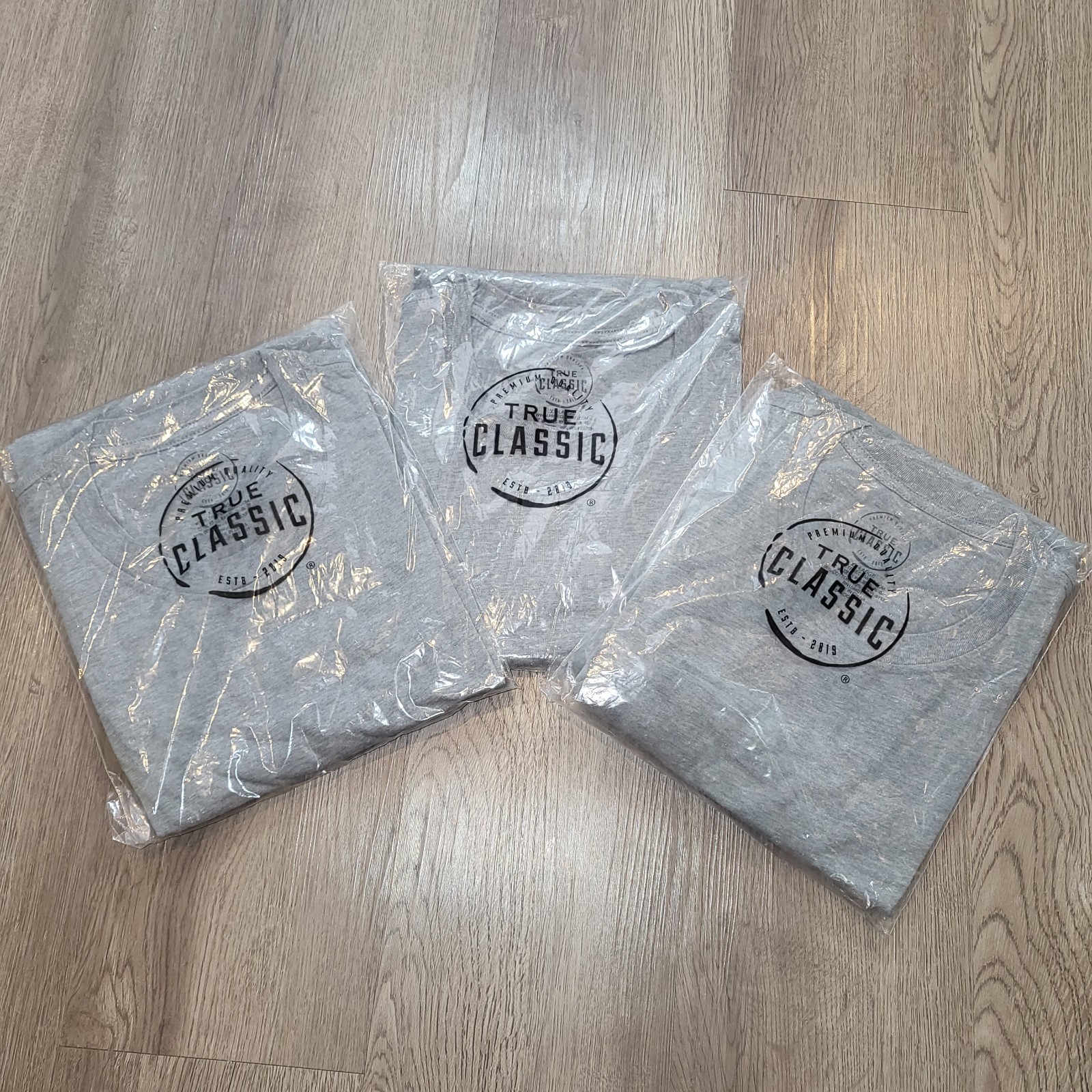 Set of 3 True Classic Crew Neck T-Shirt Men's Light Gray 2XL -New! gallery