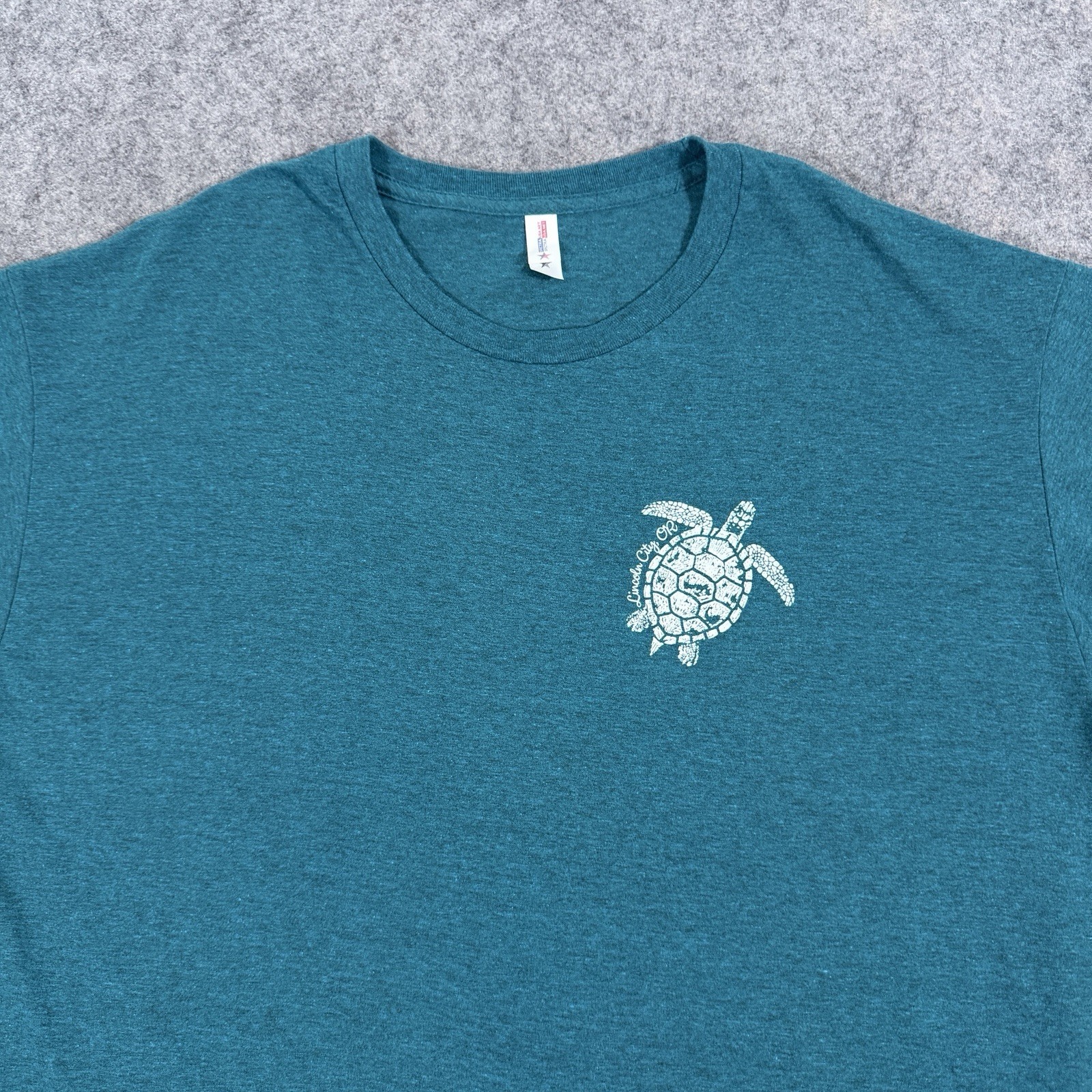 Spectra Vintage Sea Turtles Graphic Print T-Shirt Fits Men's Size 2XL Teal Green gallery