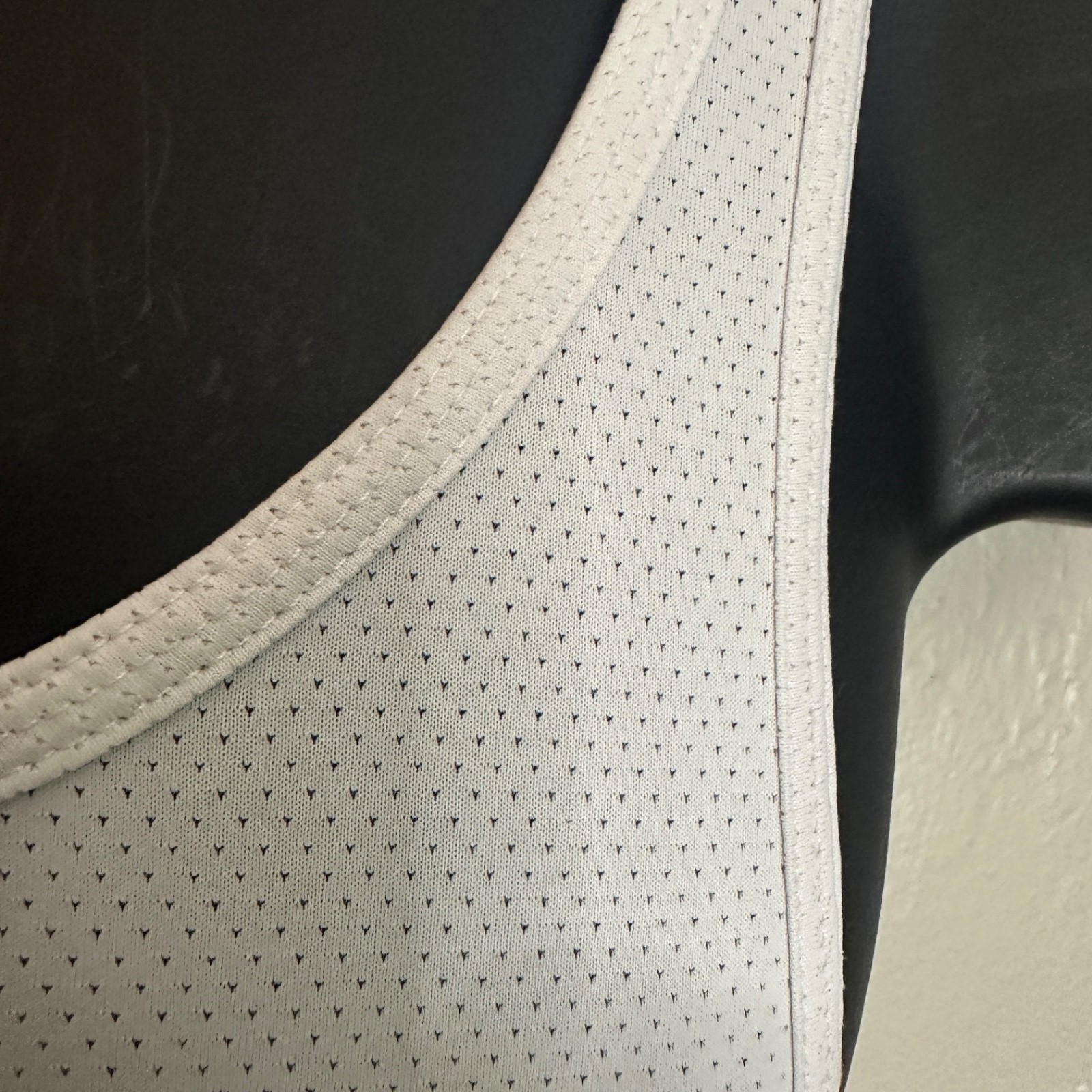 Tulio Mesh Stringer Tank Top XL Gently worn 100% polyamide pinpoint mesh gallery