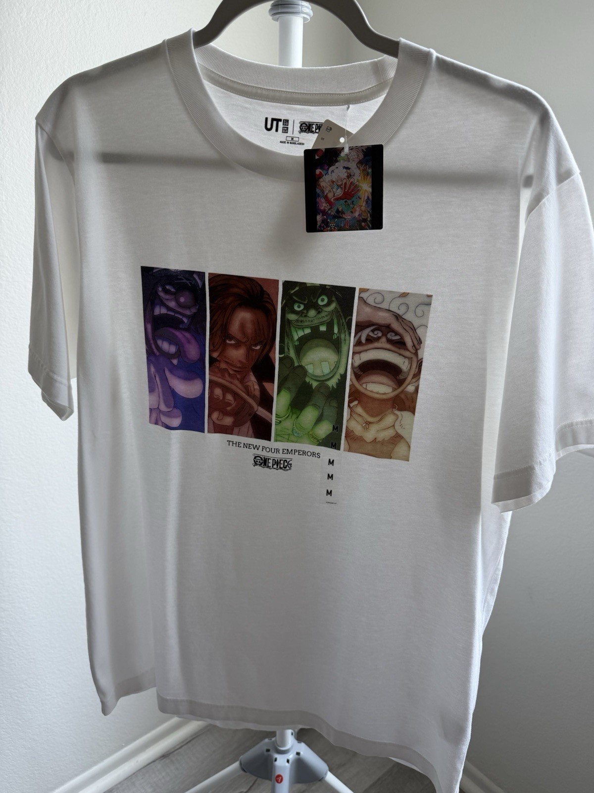 UNIQLO One Piece UT Graphic T-Shirt The New Four Emperors Size Medium Anime NEW gallery