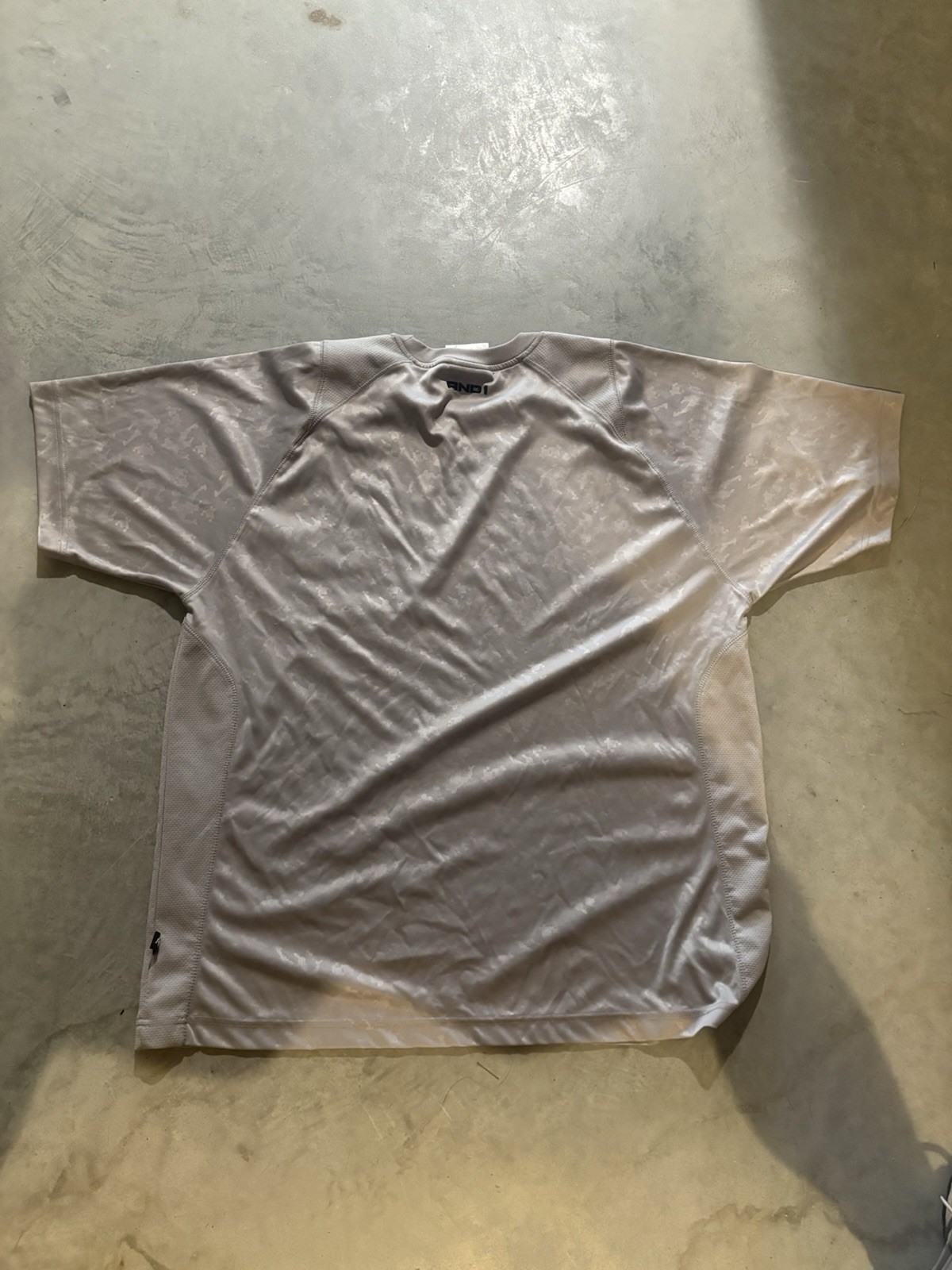 Men’s Grey And1 Sportswear Heavyweight Tee-shirt Perfect Condition Size XL gallery