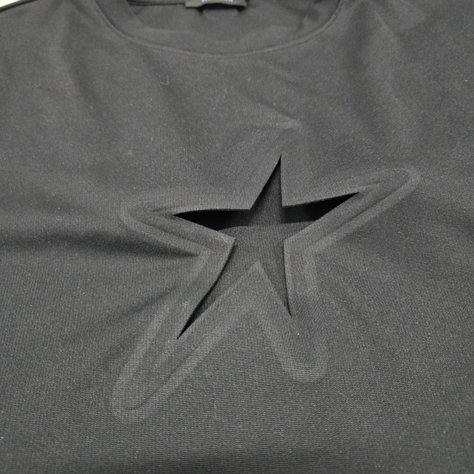 NWT Size MEDIUM Men's Mugler Black Star Oversized T-Shirt Cut-Out $515 Retail gallery