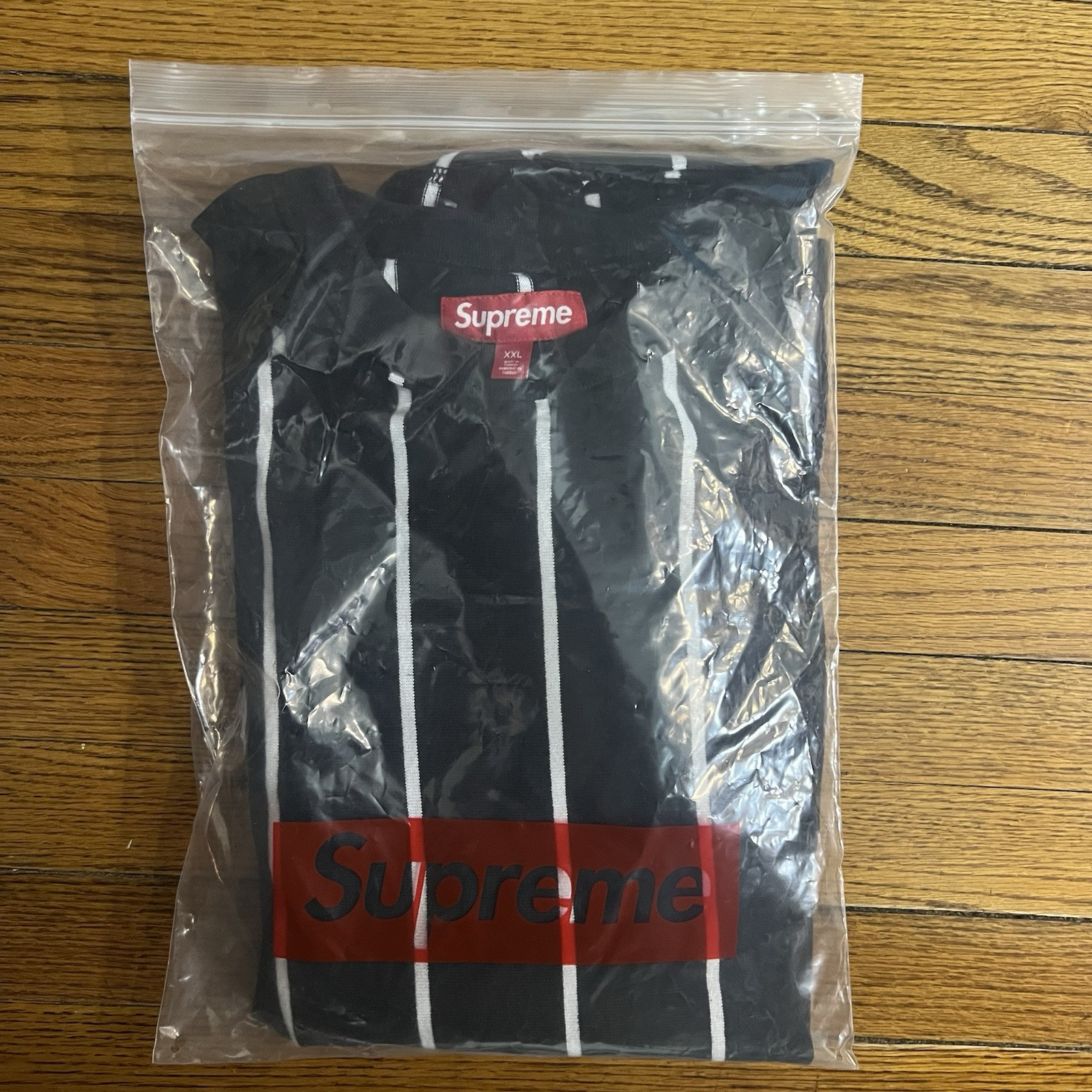 In-Hand Supreme Striped Raglan L/S Top Black Size: XXL gallery
