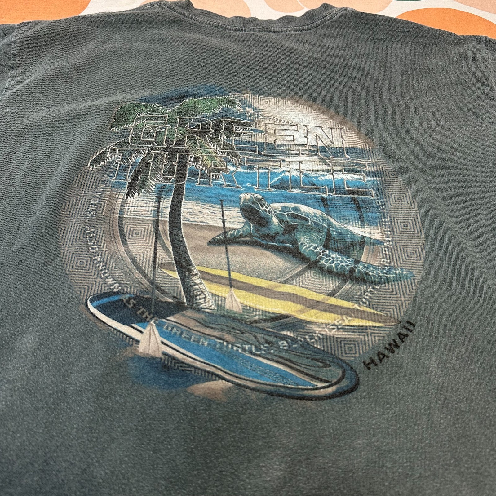 Crazy Shirts Pine Tree Dyed Shirt Men's Medium Dark Green Turtle Beach Surfing gallery