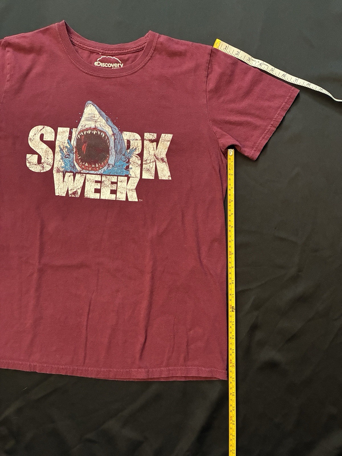 Shark Week Men's T-Shirt Sz M Graphic Maroon Red Discovery Channel Store gallery