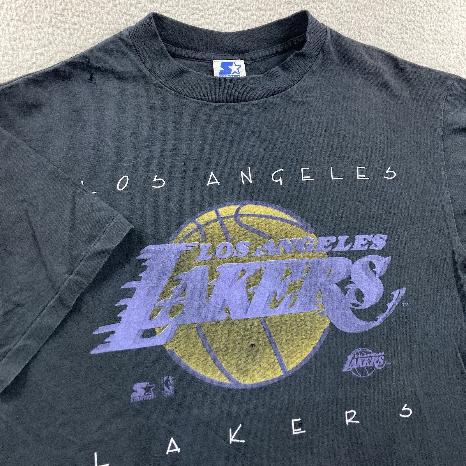 Vintage Starter Los Angeles Lakers T Shirt Men Large Black Faded Distressed NBA gallery