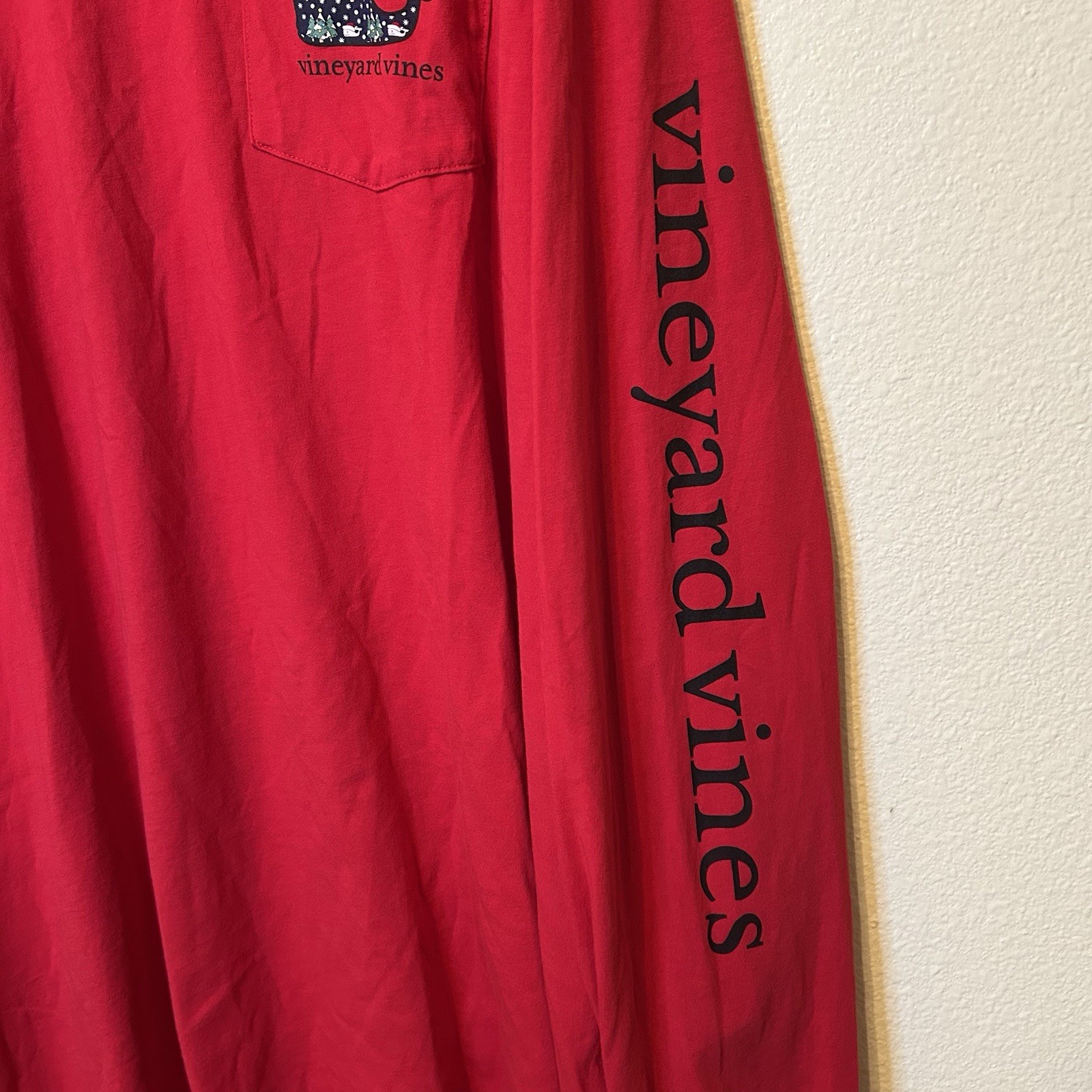 New Vineyard Vines Christmas Whale Shirt 2XL Trees Snow Holiday Red BG24 gallery