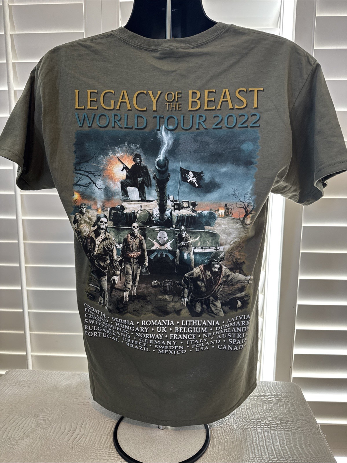 Iron Maiden Official Shirt Legacy Of The Beast 2022 World Tour Size XL New gallery