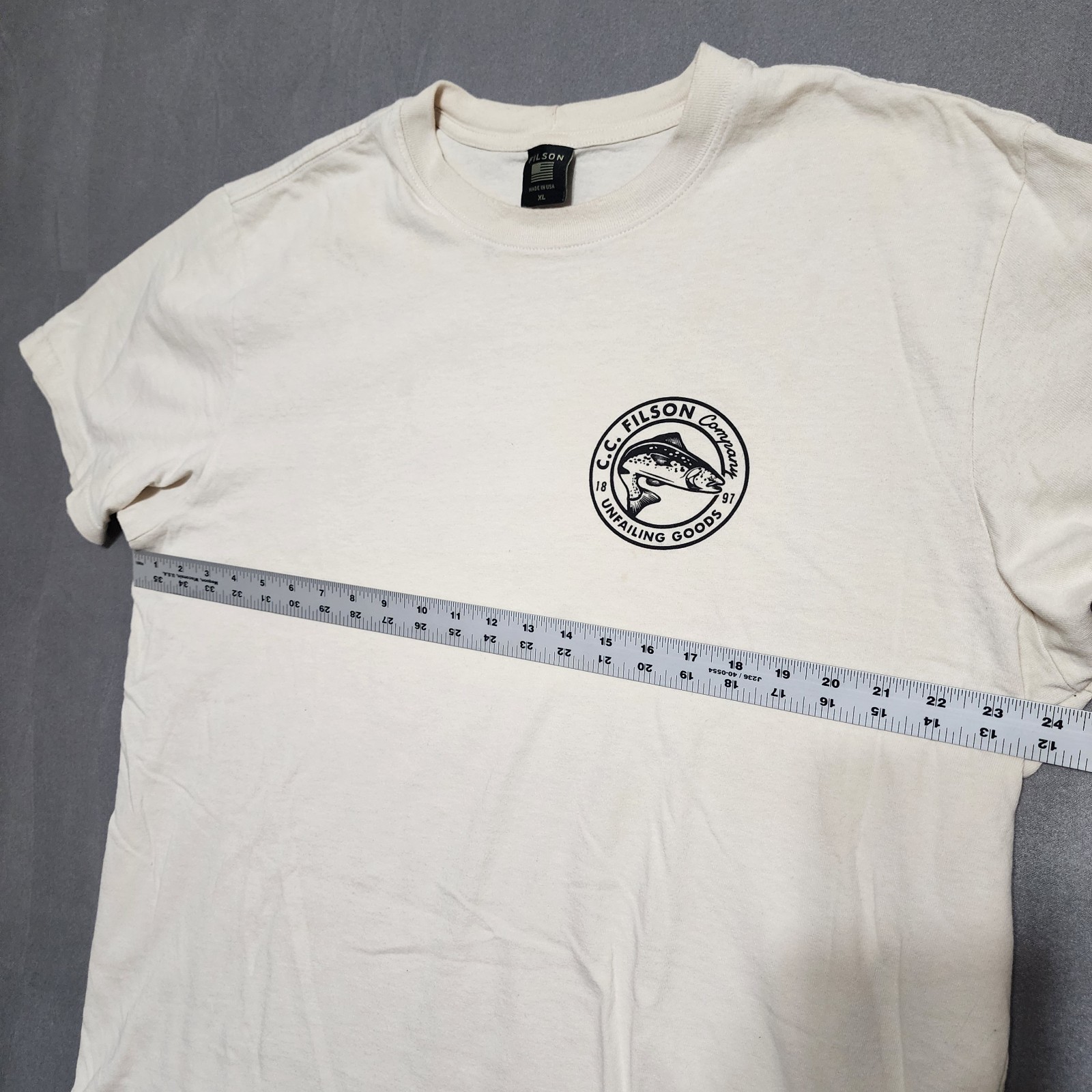 Filson Alaska Outfitter Unfailing Goods Trout Graphic T-Shirt Men's XL USA Made gallery