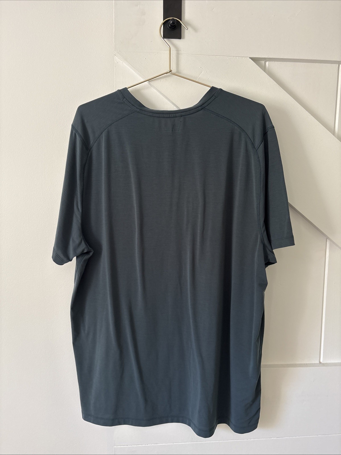 VRST Men’s Icon Tee Size XL T-Shirt Green Soft Active Workout Gym Wear gallery