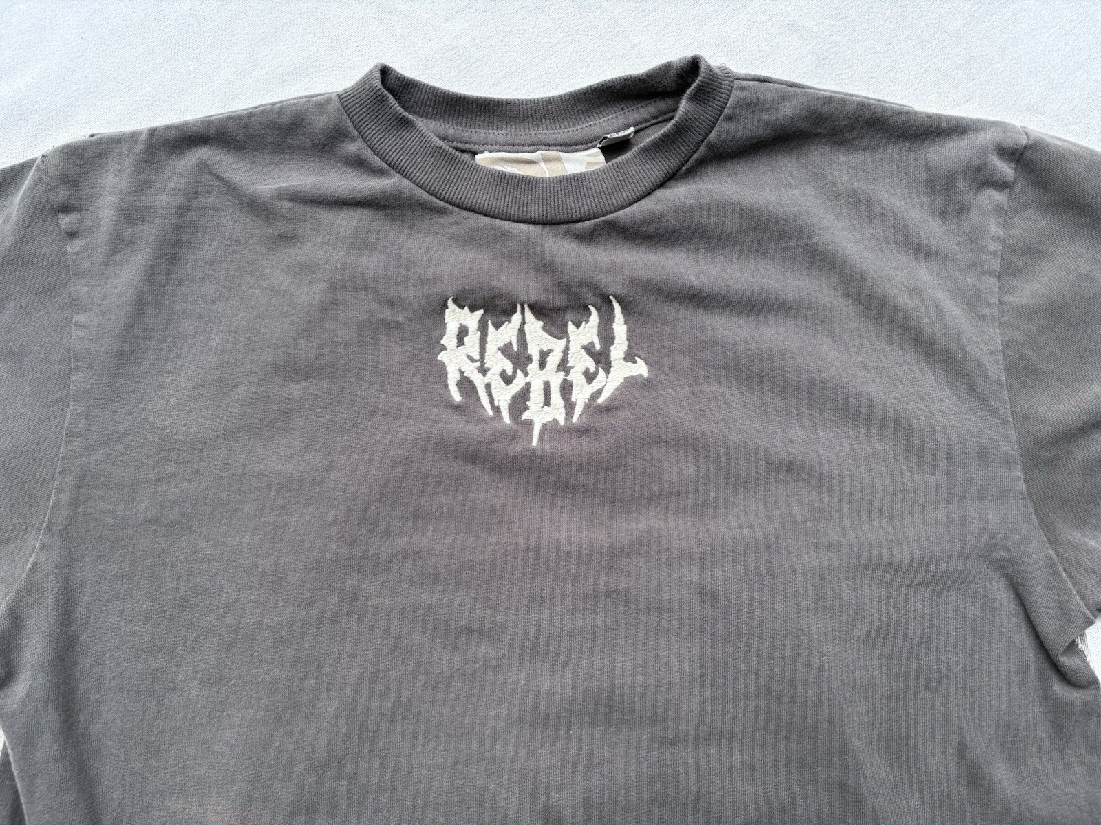Rebel Vengeance Men's LARGE Embroidered Text Japanese Skull Warrior Motif gallery