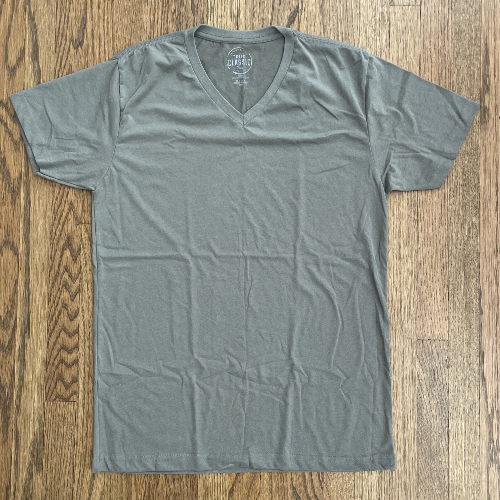 True Classic Premium Quality * V NECK * Tee T Shirt Mens MILITARY BEIGE MEDIUM M gallery
