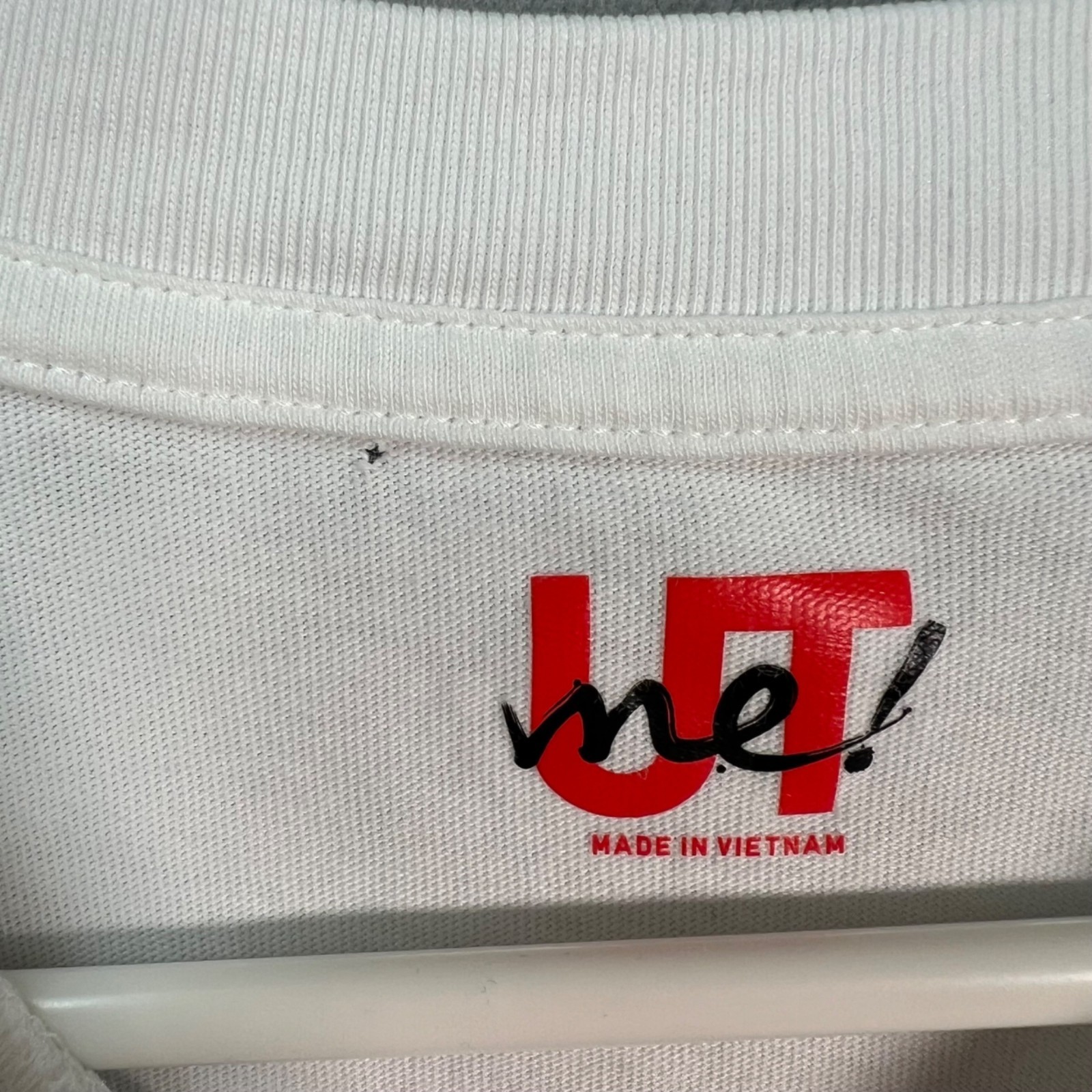 Uniqlo UT Handle With Care Graphic White T-Shirt Mens Large 100% Cotton gallery