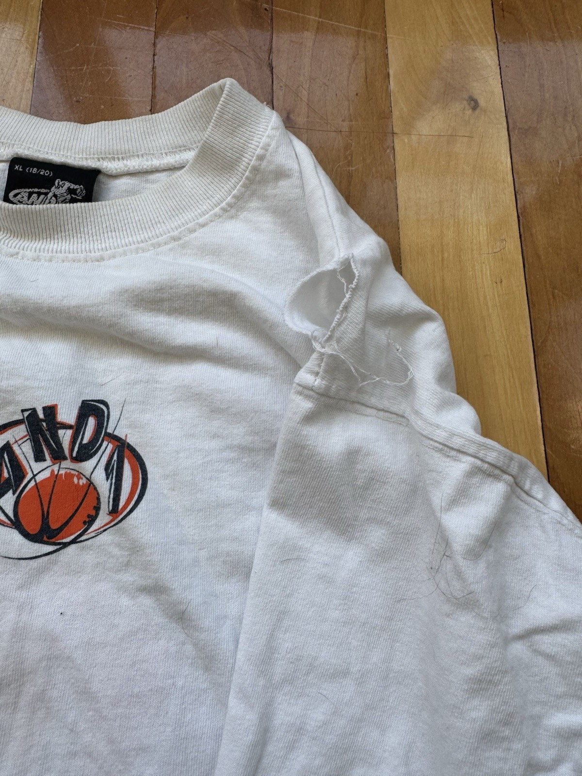 Men’s AND1 White Long Sleeve Graphic Tshirt Size XL HAS FLAWS gallery