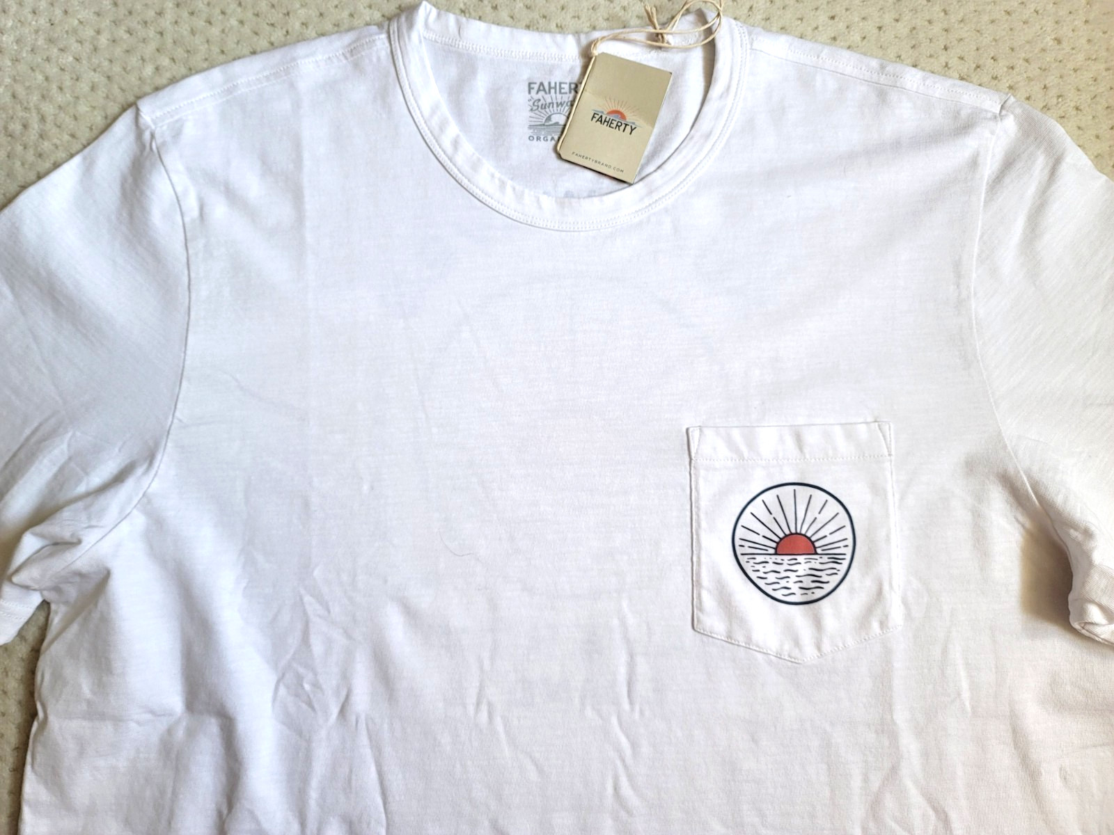 NWT FAHERTY Mens Sunwashed SUN & WAVES White Graphic Pocket Tee XL MKS2532 gallery