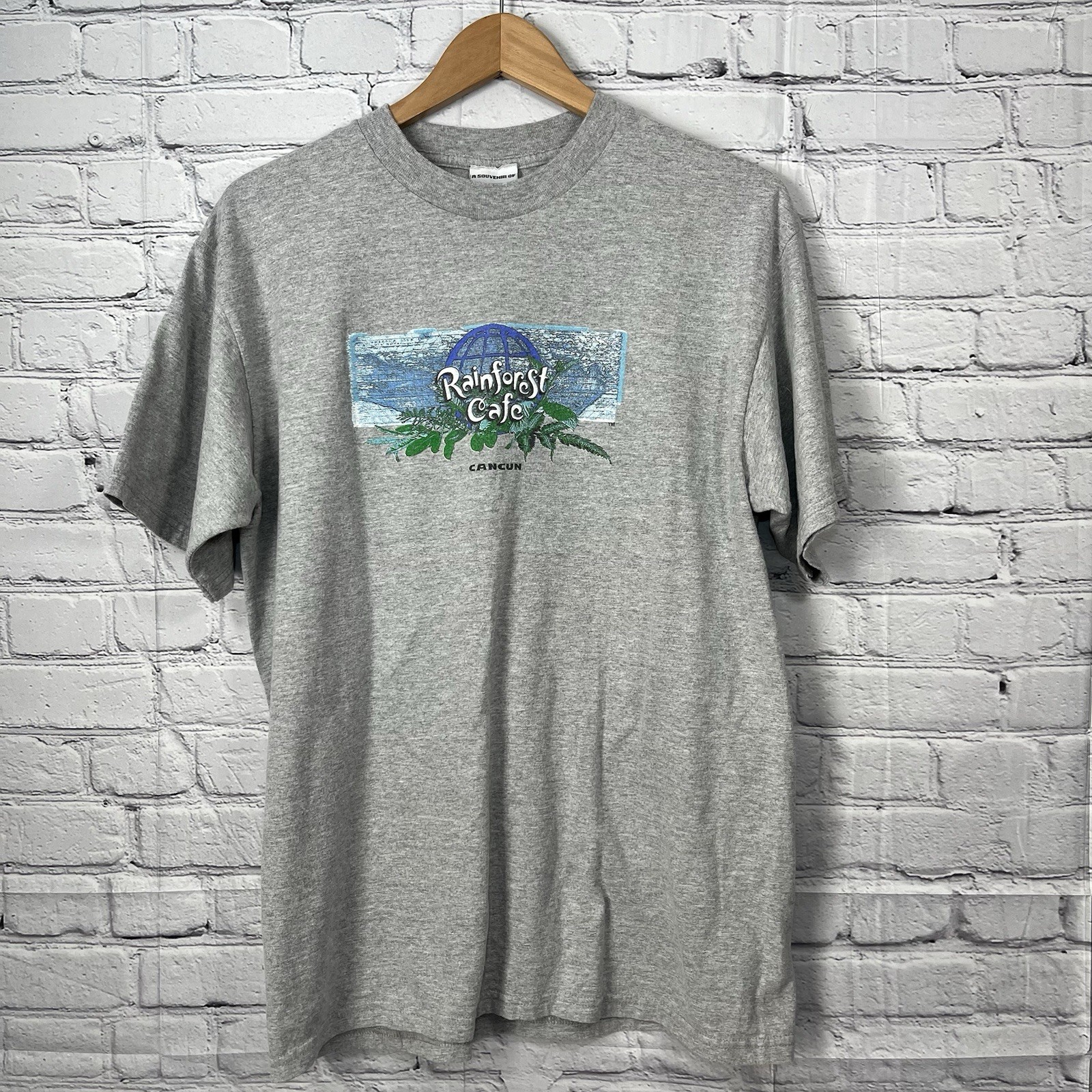 Vintage Rainforest Cafe Cancun T Shirt Mens Size Medium Gray Souvenir gallery