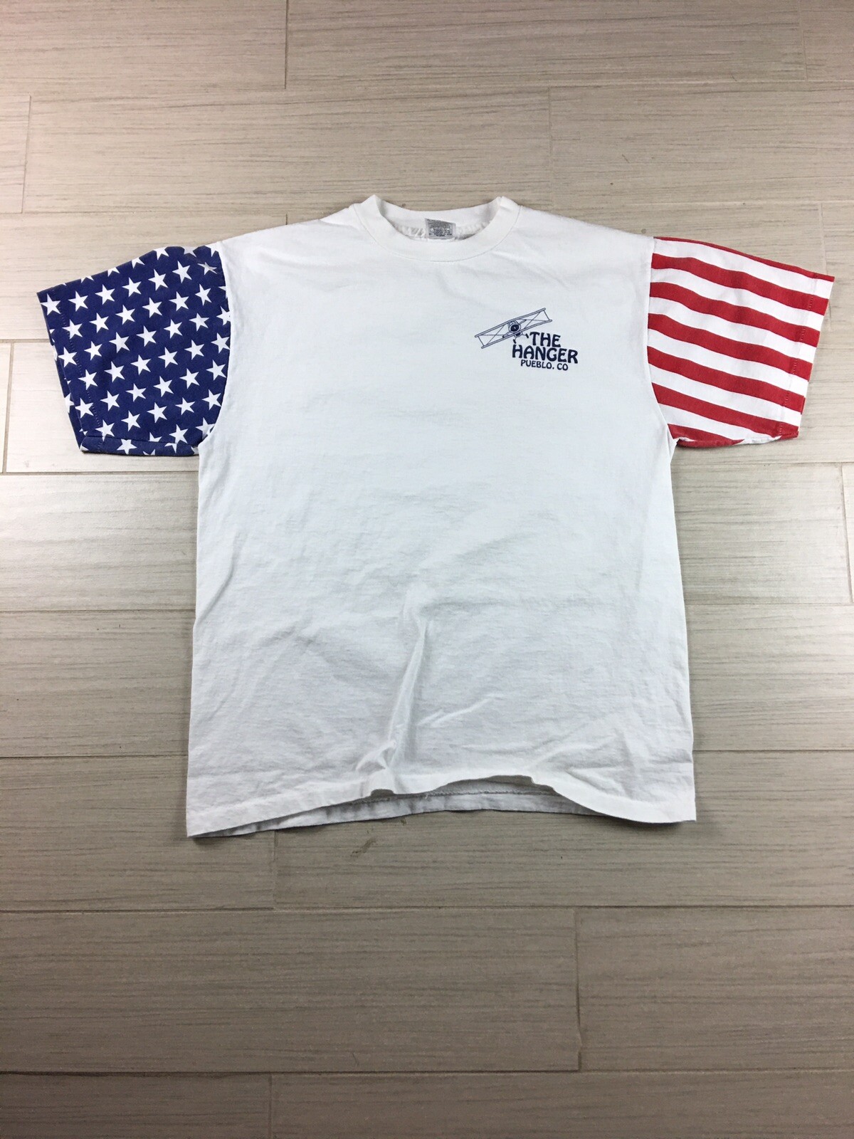 Vintage T Shirt The Hanger Pueblo Co. USA Size Large gallery