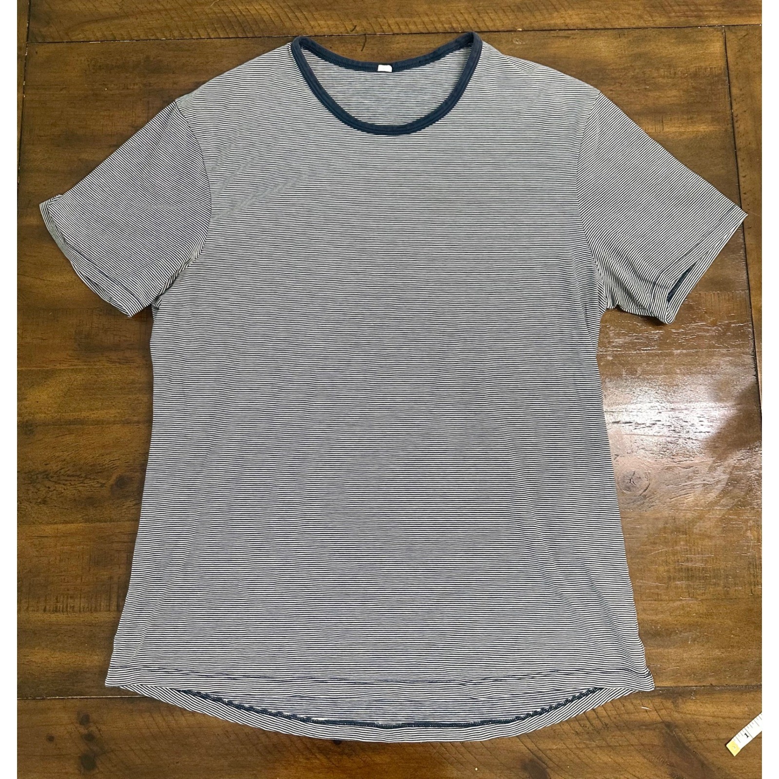 Lululemon 5 Year Basic Tee Mens XL NavyBlue White MicroStripe ShortSleeve TShirt gallery