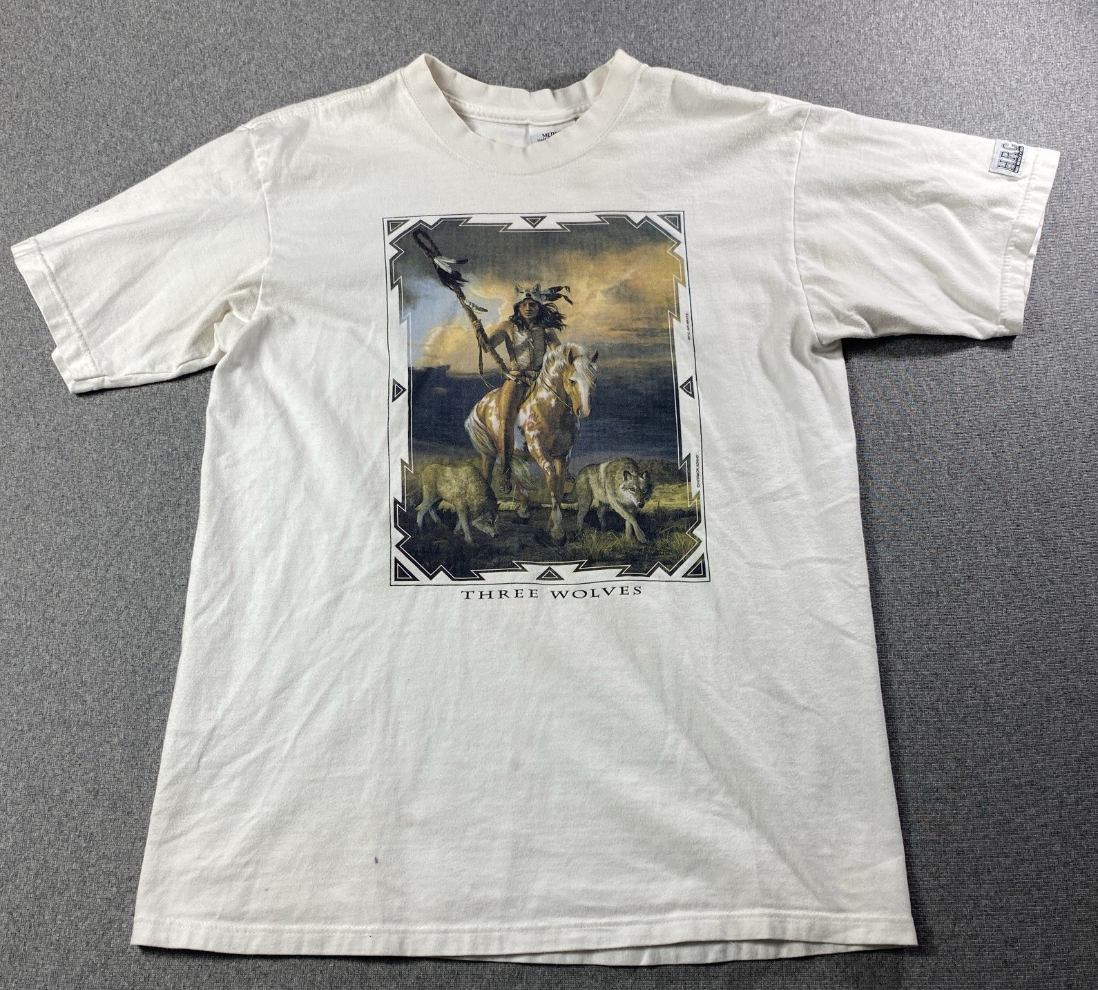 vintage hard rock cafe t shirt THREE WOLVES size M