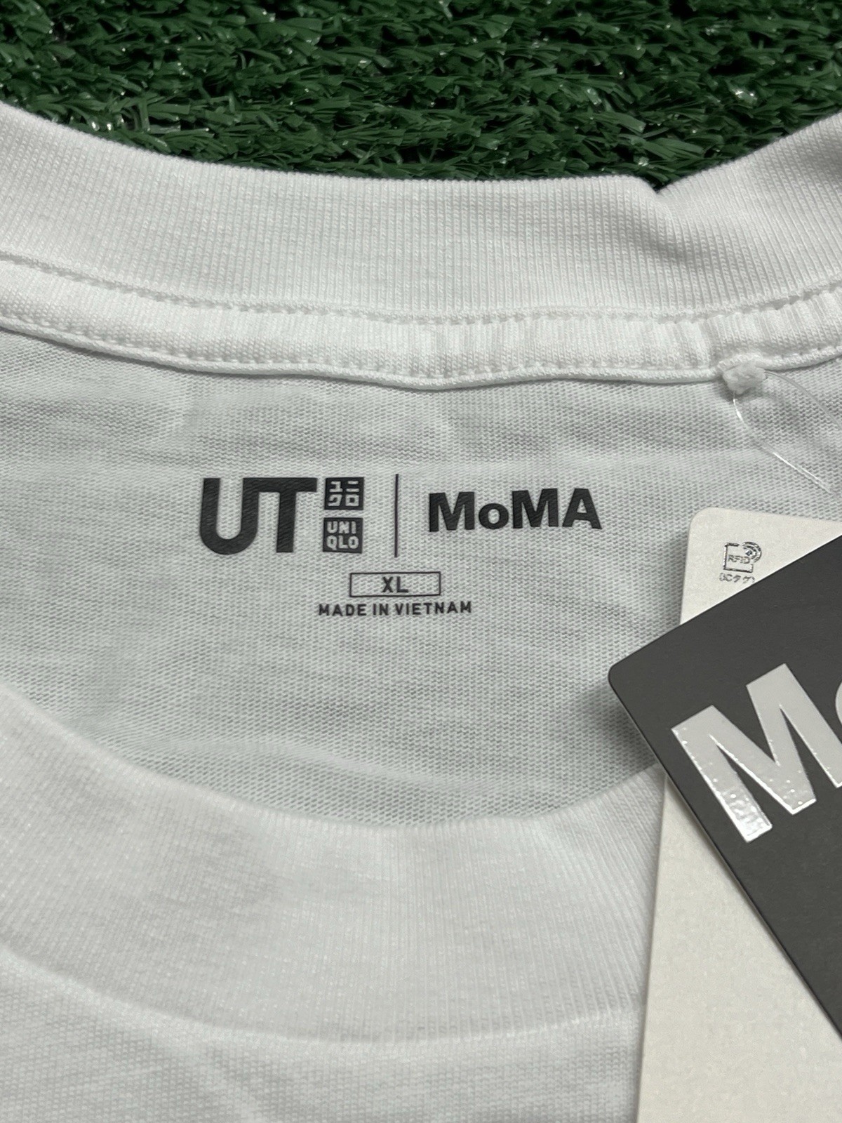 Unqilo UT MoMA US Size Large Claude Monet Agapanthus Graphic T Shirt Japan XL gallery